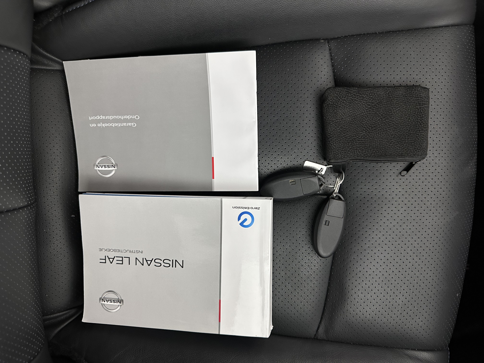 Nissan LEAF Business Edition 30 kWh Aut. *LEATHER | FULL-LED | BOSE-SURROUND | TOPVIEW | KEYLESS | NAVI-FULLMAP | ECC | HEATED-COMFORTSEATS | PRIVACYGLASS | DIGI-COCKPIT | DAB | 17"ALU*