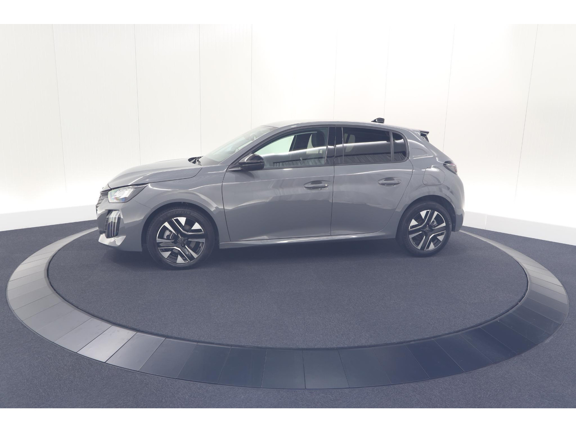 Peugeot 208 PureTech 100 Allure | Apple Carplay | Parkeersensoren | Climate Control