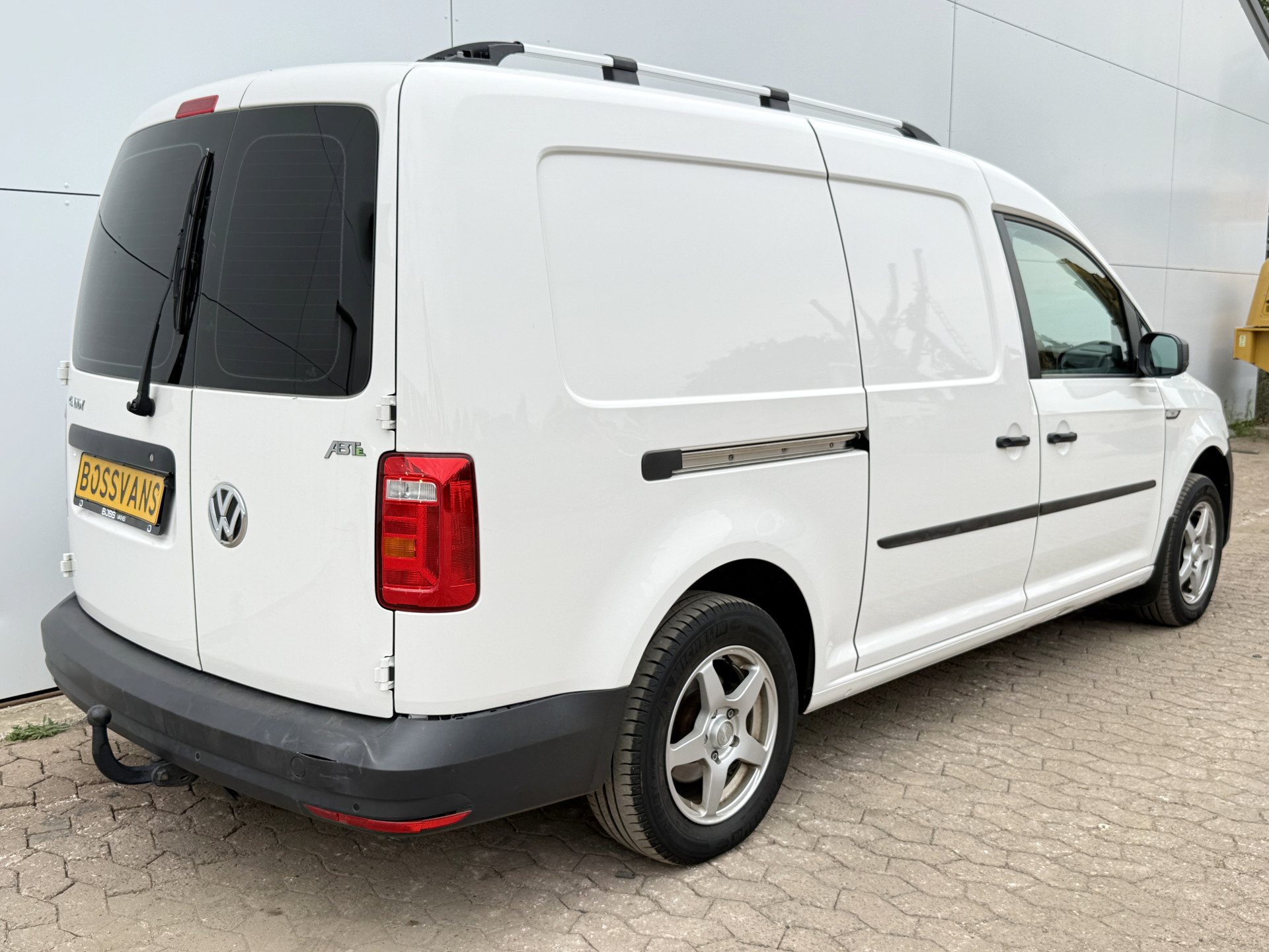Volkswagen e-Caddy 37kWh 113PK L2H1 Elektrisch Caddy ABT Maxi 37,3kWh 159km WLTP LED Trekhaak Airco Stoelverwarming Parkeersensoren