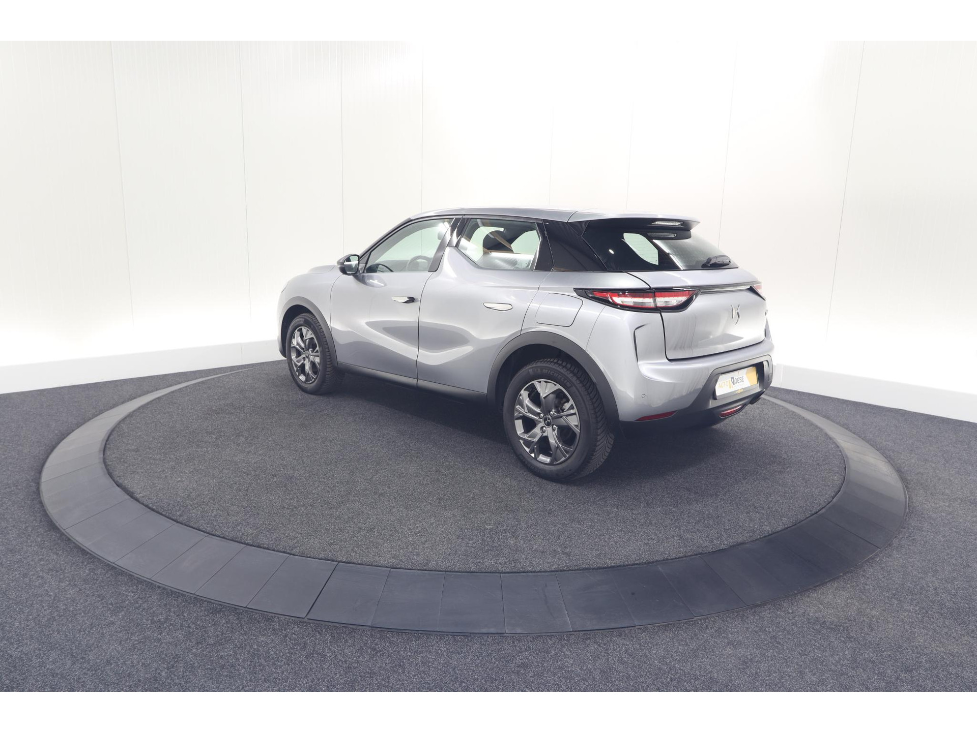 DS 3 Crossback PureTech 100 Montmartre | Parkeersensoren | Apple Carplay | Allseason Banden | Navigatie | Climate Control
