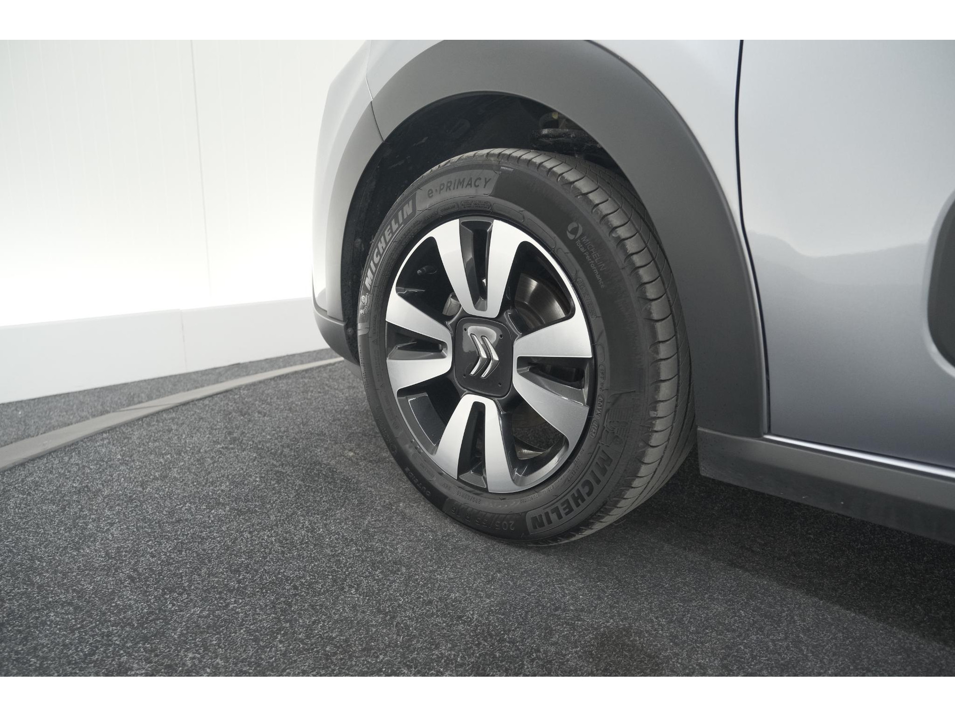 Citroen C3 PureTech 110 EAT6 Max | Parkeersensoren | Apple Carplay | 16 Inch Lichtmetalen Velgen