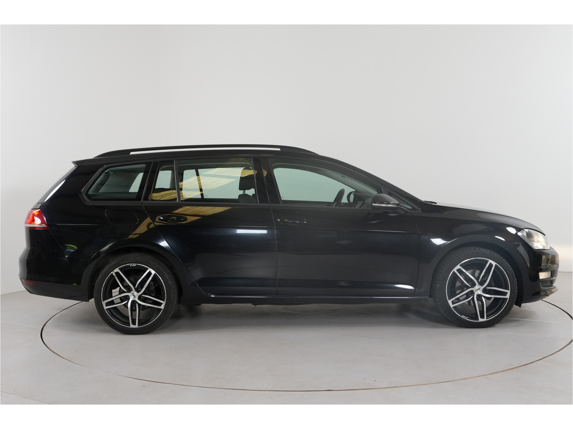 Volkswagen Golf Variant 1.6 TDI Comfortline | Trekhaak | Cruise | Navi | Climate |