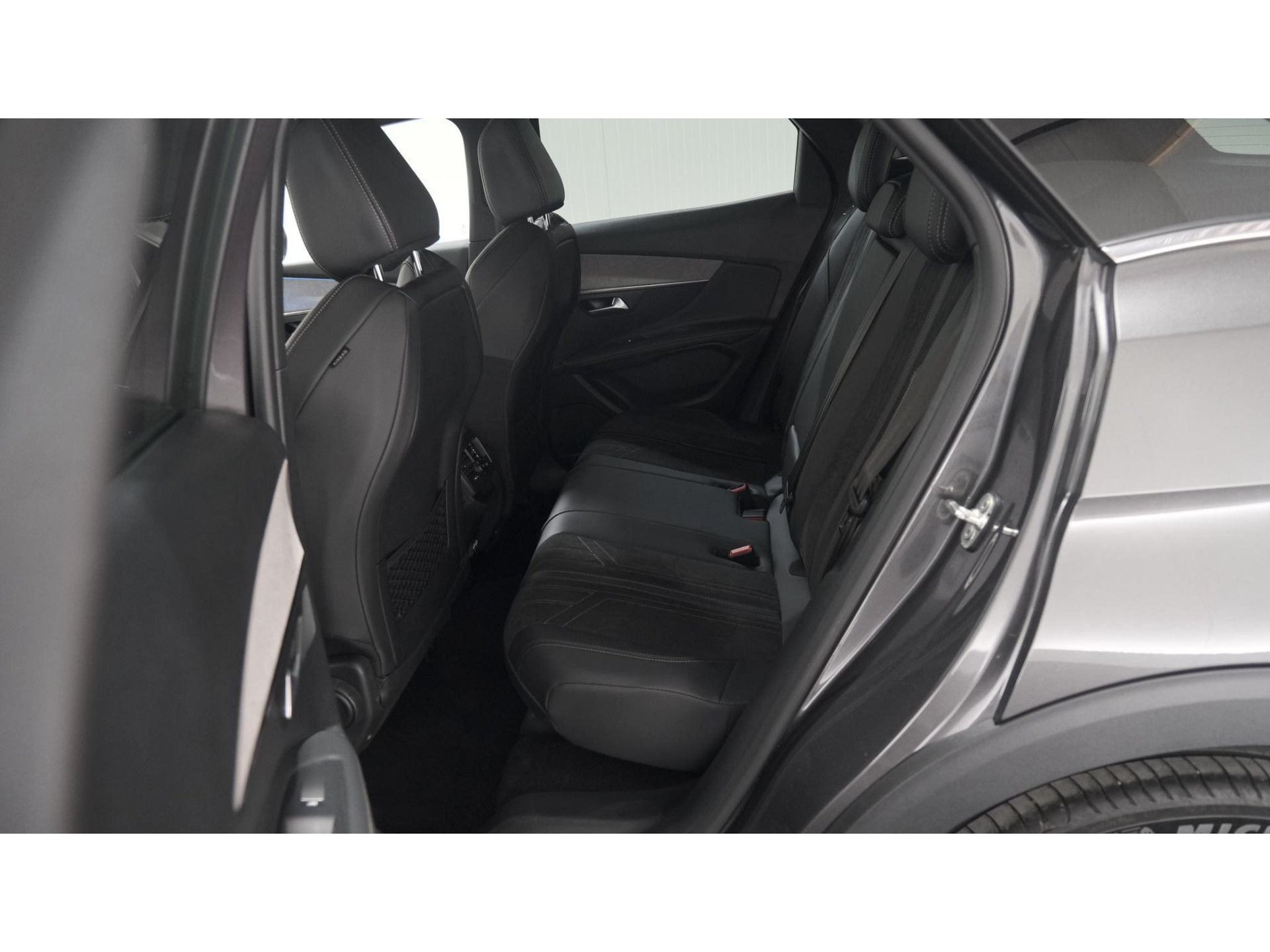 Peugeot 3008 1.6 PureTech 180 EAT8 GT | Trekhaak | Camera | Dodehoekdetectie | Navigatie