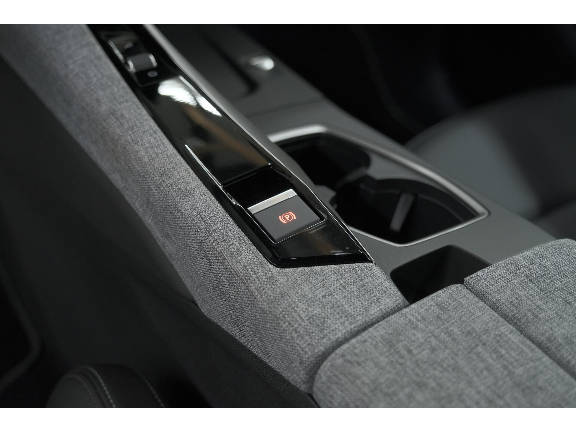 Peugeot 3008 1.2 Hybrid 145 GT | Elektrische Kofferklep | Camera | Adaptieve Cruise Control | Apple CarPlay