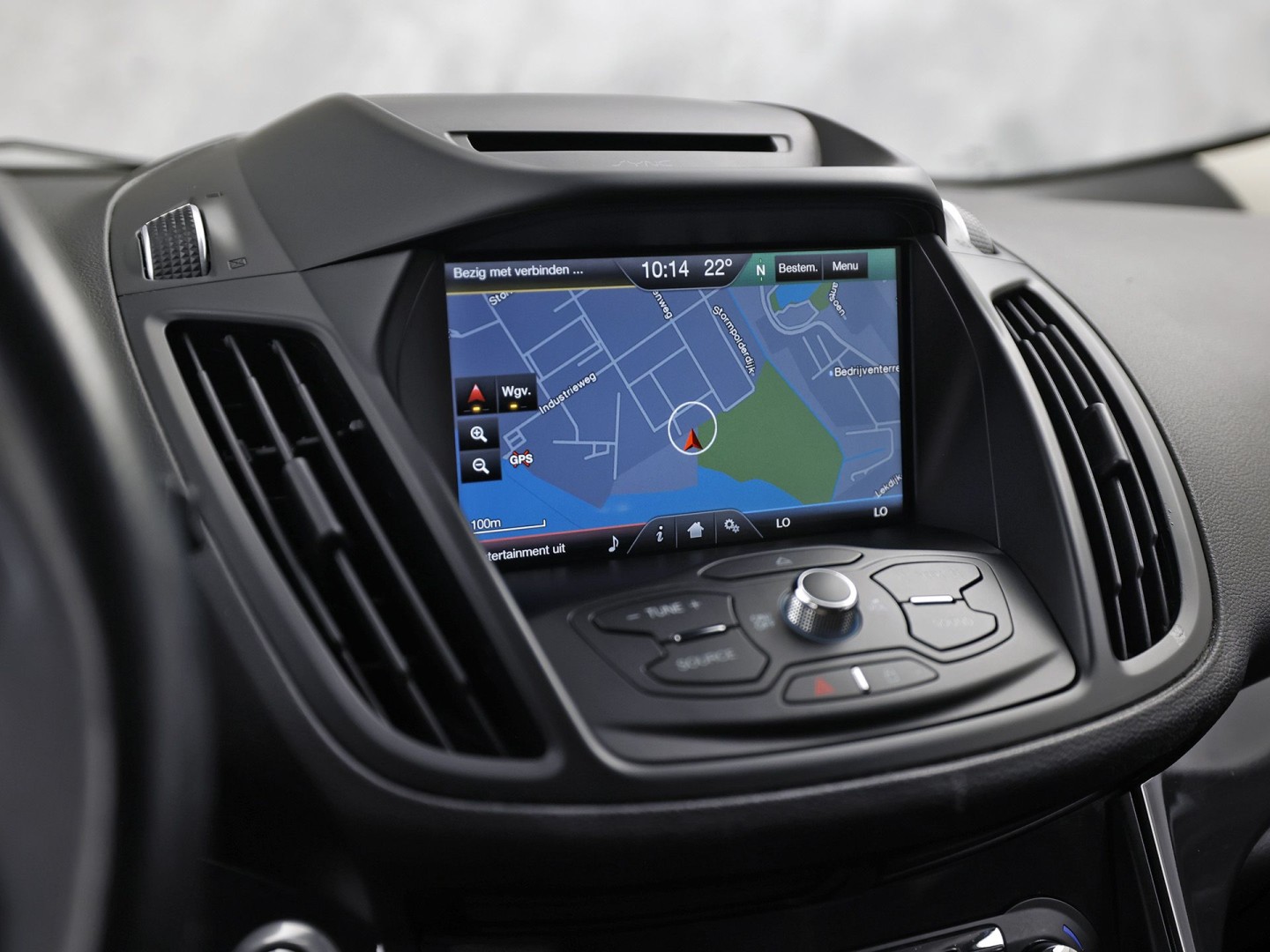 Ford Kuga 1.5 Titanium Sport 150Pk (NAVIGATIE, CLIMATE, STOELVERWARMING, TREKHAAK, GETINT GLAS, SPORTSTOELEN, PARKEERSENSOREN, CRUISE, NIEUWSTAAT)