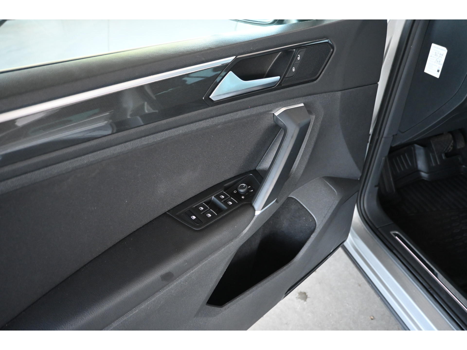 Volkswagen Tiguan 1.4 TSI Automaat 4Motion Highline  Clima Virtual Cockpit Navigatie CarPlay Cruise control Inruil Mogelijk!