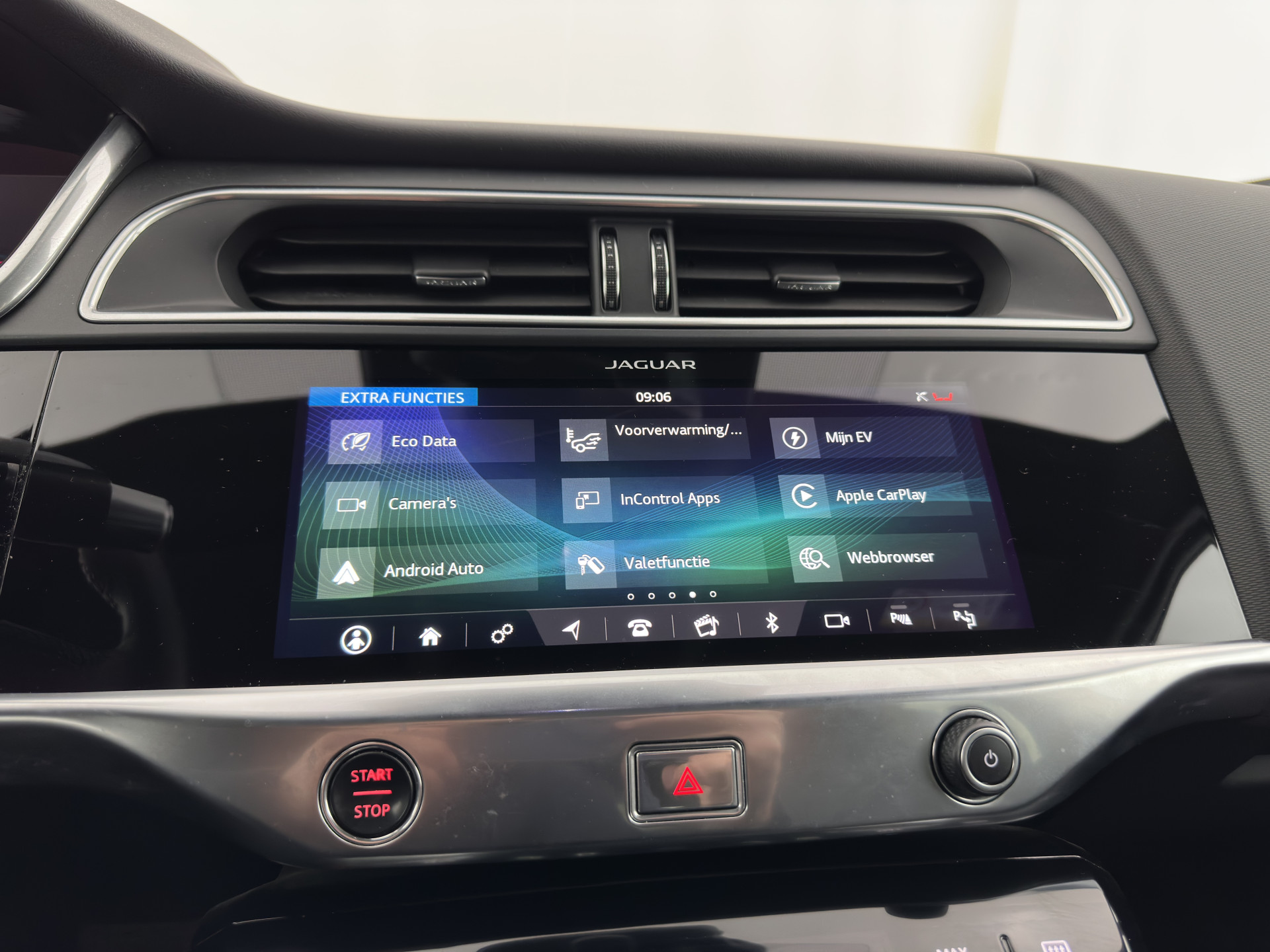 Jaguar I-PACE EV400 HSE 90 kWh AWD (INCL-BTW) *PANO | LEATHER | FULL-LED | MERIDIAN-AUDIO | TOP-VIEW | MEMORY-PACK | BLIND-SPOT | DIGI-COCKPIT | KEYLESS | DAB+ | NAVI-FULLMAP | ECC | HEATED-COMFORTSEATS | PDC | CCS-FASTLOADER