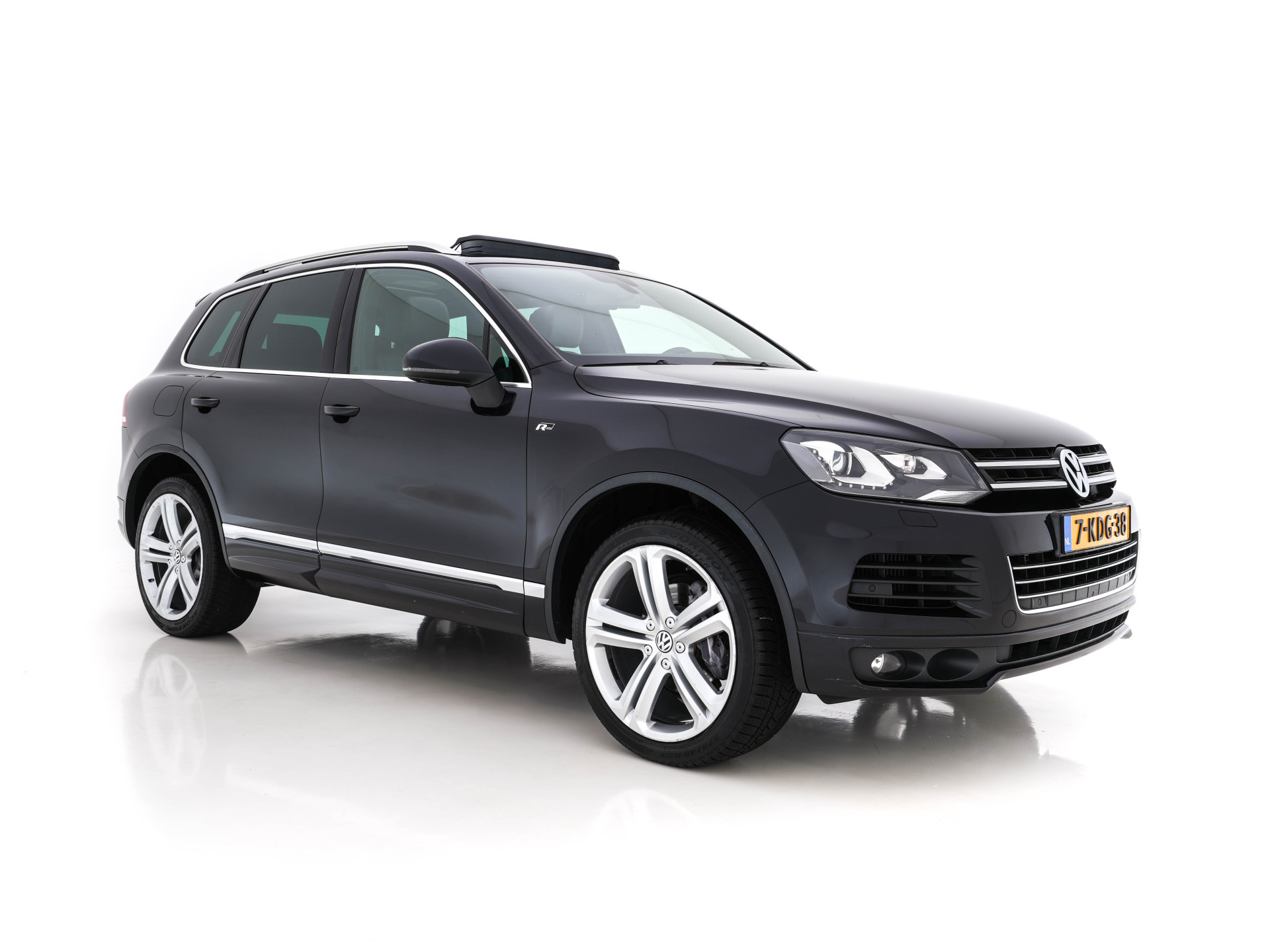 Volkswagen Touareg 3.0 TDI R-line-Pack Chrome-Pack Aut. *PANO | FULL-LEATHER | NAVI-FULLMAP | XENON | DYNAUDIO | MEMORY-PACK | ECC | SHIFT-PADDLES | PDC | DAB | COMFORT-SEATS | 21"ALU*