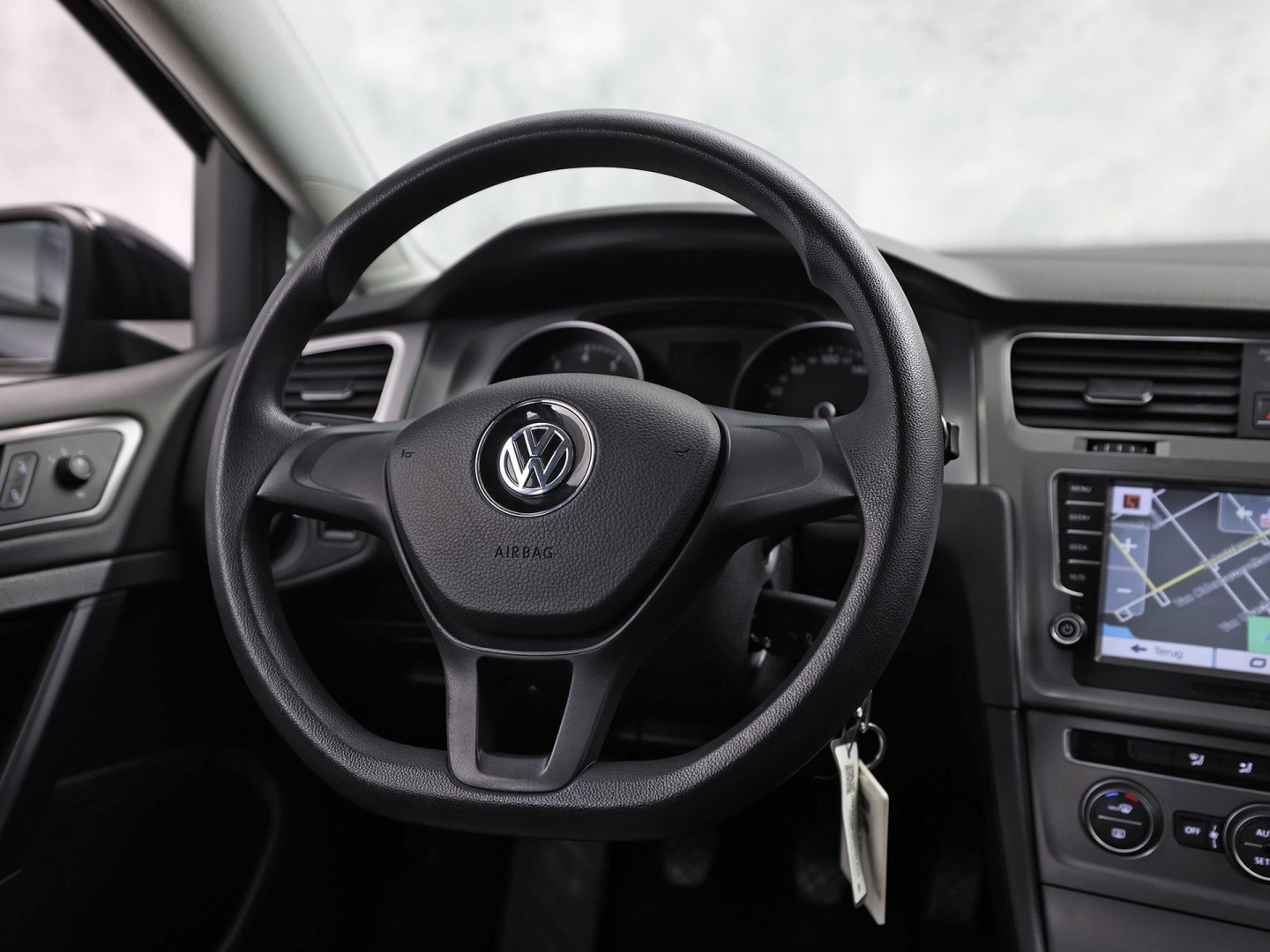 Volkswagen Golf Variant 1.2 TSI Sport (NAVIGATIE, BLUETOOTH, CLIMATE, NAP, TREKHAAK, SPORTSTOELEN, ARMSTEUN, LM VELGEN, ELEK PAKKET, NIEUWSTAAT)