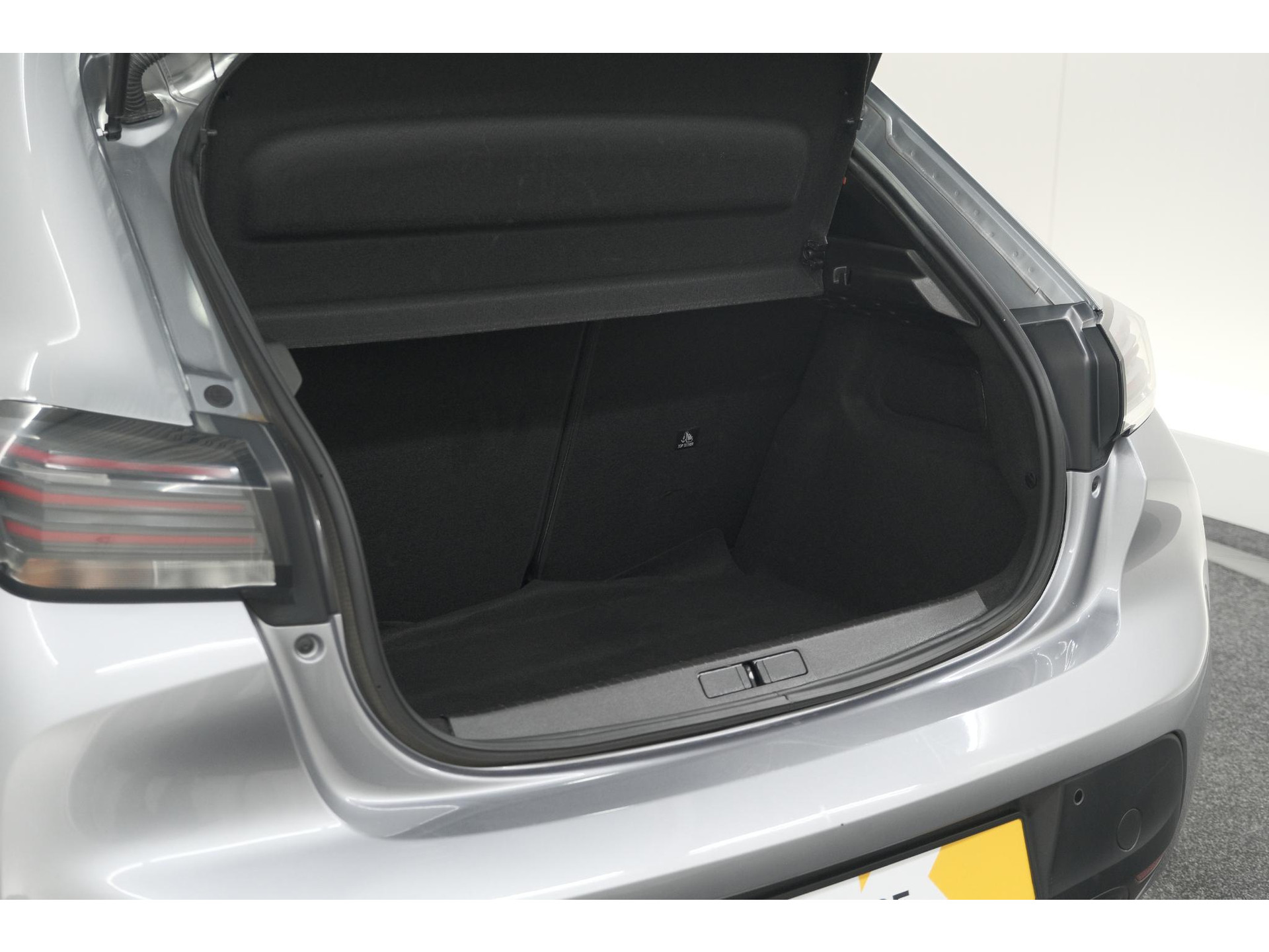 Peugeot 208 PureTech 100 Active | Parkeersensoren | Navigatie | Apple Carplay