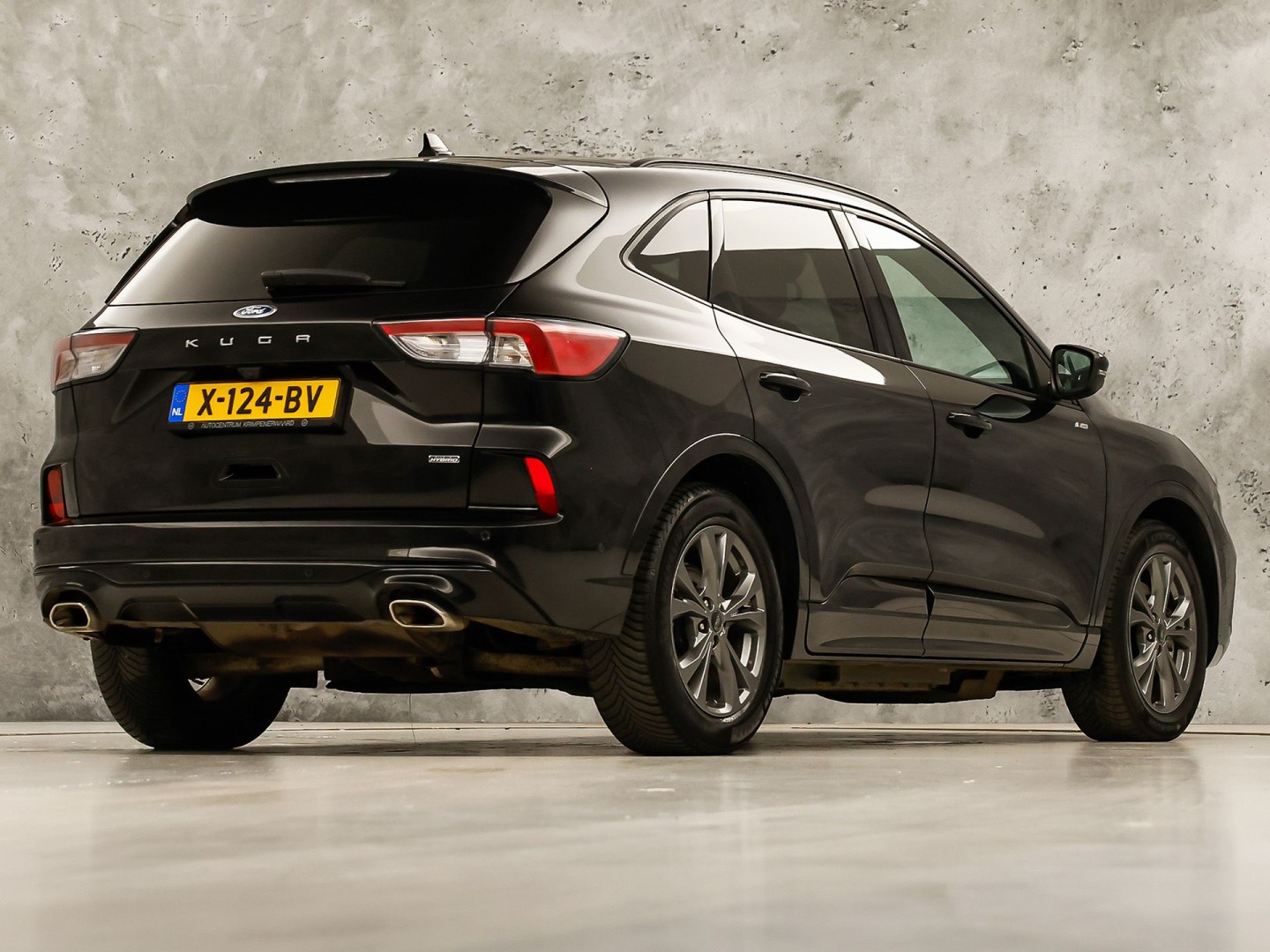 Ford Kuga 2.5 PHEV ST Line 225Pk Automaat (PANORAMADAK, SOH 87,7%, APPLE CARPLAY, LEDER/ALCANTARA, STUUR/STOELVERWARMING, CAMERA, SPORTSTOELEN, HEAD-UP DISPLAY, ADAPTIVE CRUISE, GETINT GLAS, NIEUWE APK, NIEUWSTAAT)
