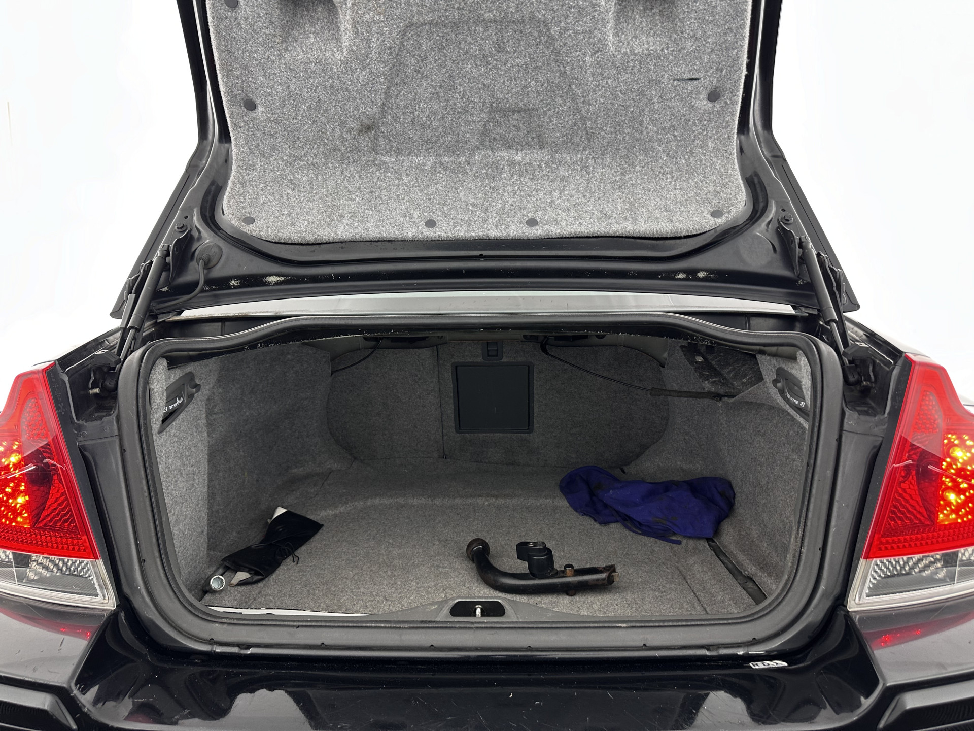 Volvo S60 2.4 D5 Momentum Aut.*NAVI-FULLMAP | LEATHER-FABRIC | ECC | CRUISE | PDC | TOWBAR | HEATED-COMFORTSEATS | 17"ALU*