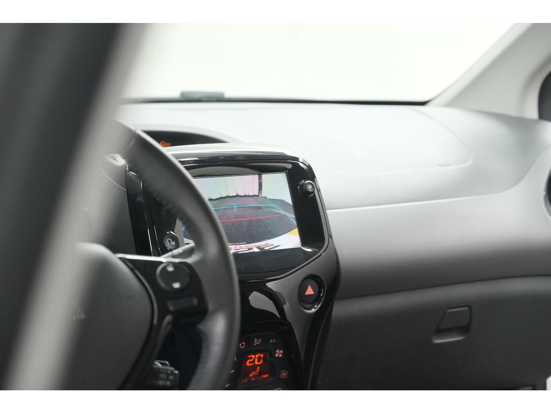 Peugeot 108 1.0 e-VTi Allure TOP! | Elektrisch Vouwdak | Camera | Navigatie | Climate Control