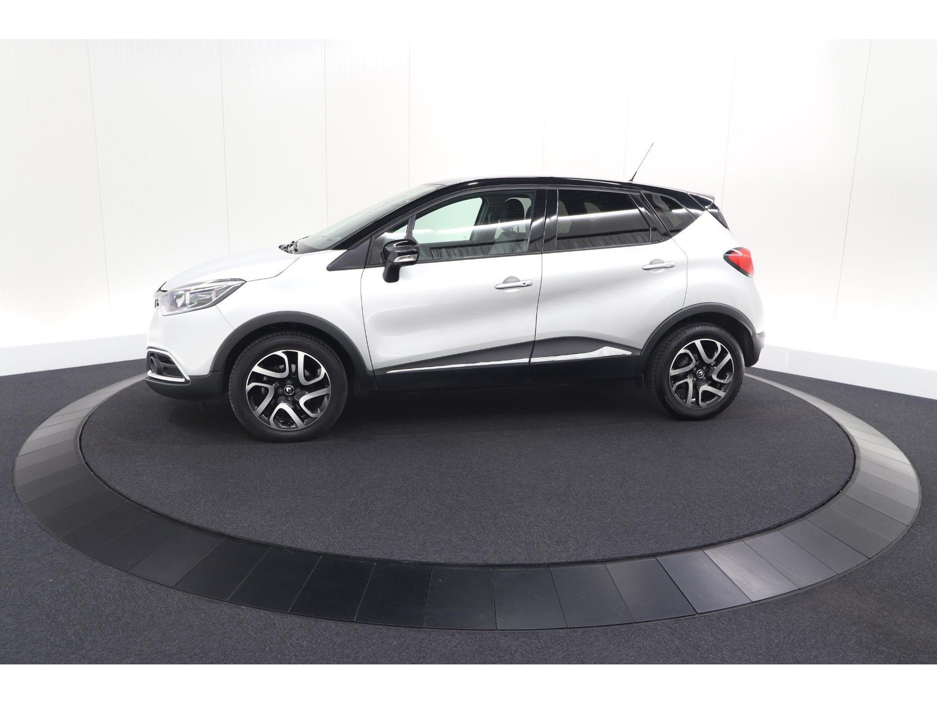 Renault Captur TCe 120 EDC Dynamique | Trekhaak | Camera | Climate Control | Navigatie