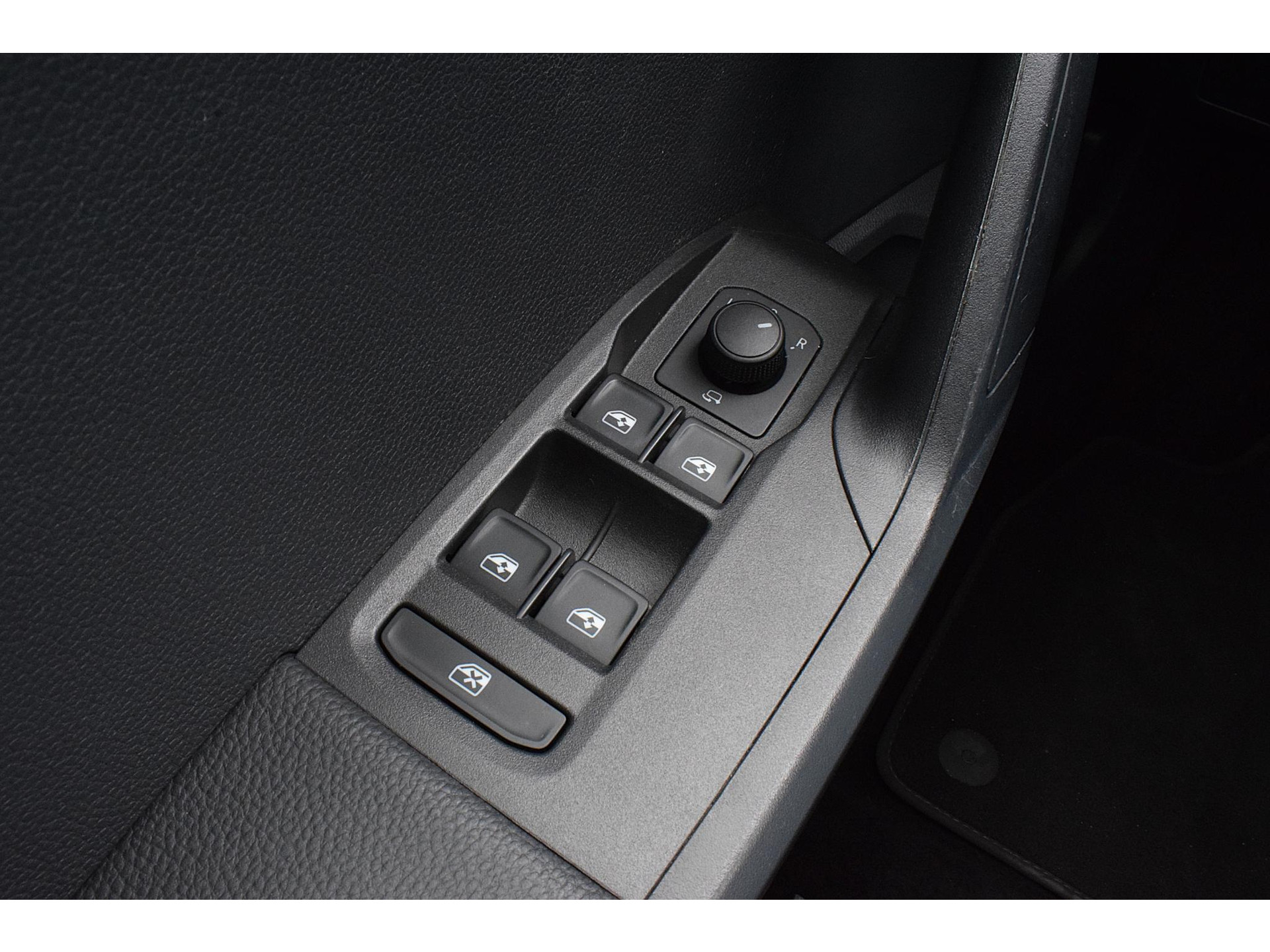 SEAT Ibiza 1.0 EcoTSI Style Business Intense | LED | Stoelverwarming | Climate | CarPlay