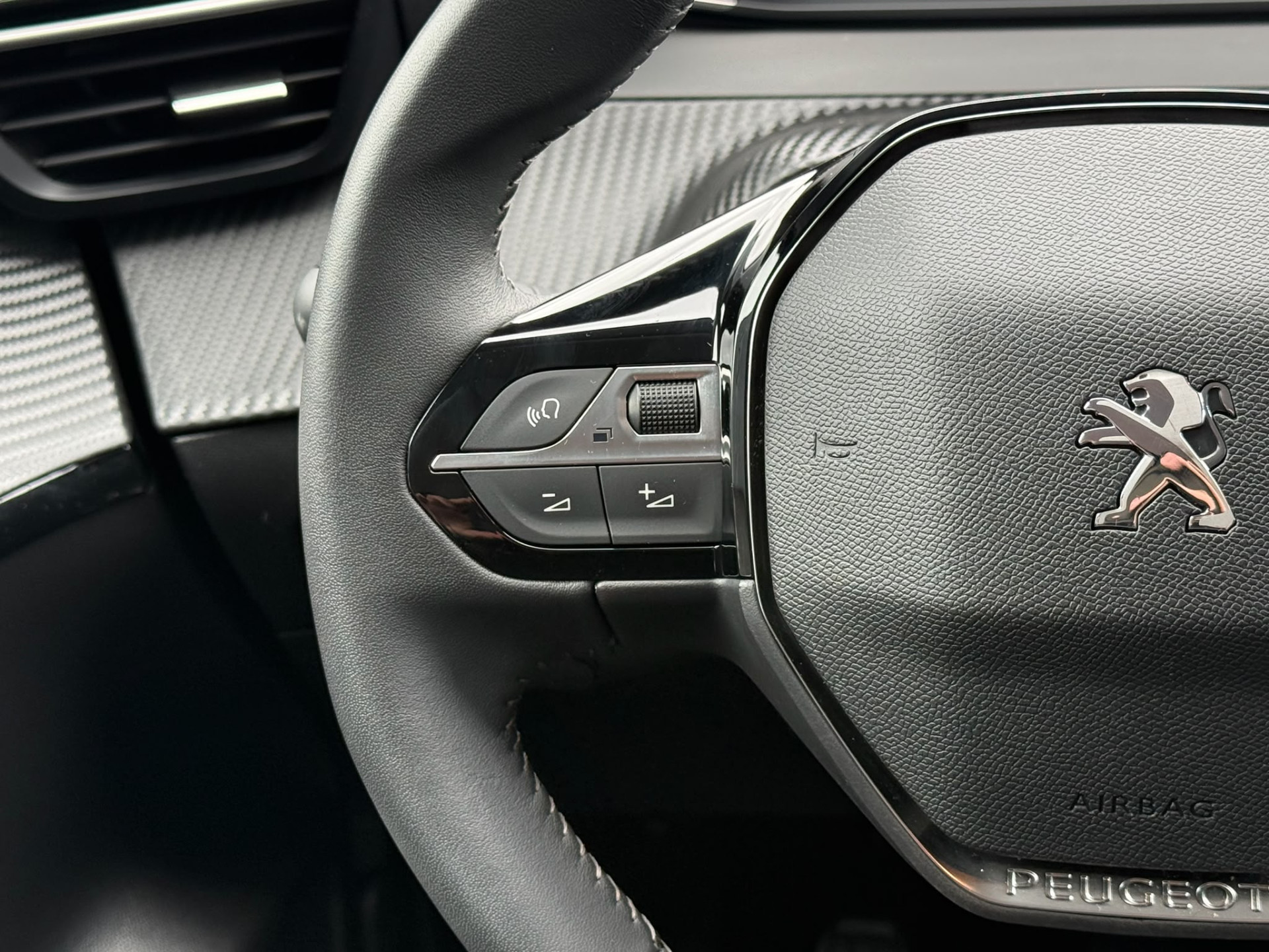Peugeot 208 75PK Style | 1E EIGENAAR | 3/6/12MND GARANTIE| LED | CARPLAY | NAVI | CRUISE | CLIMA | LMV |