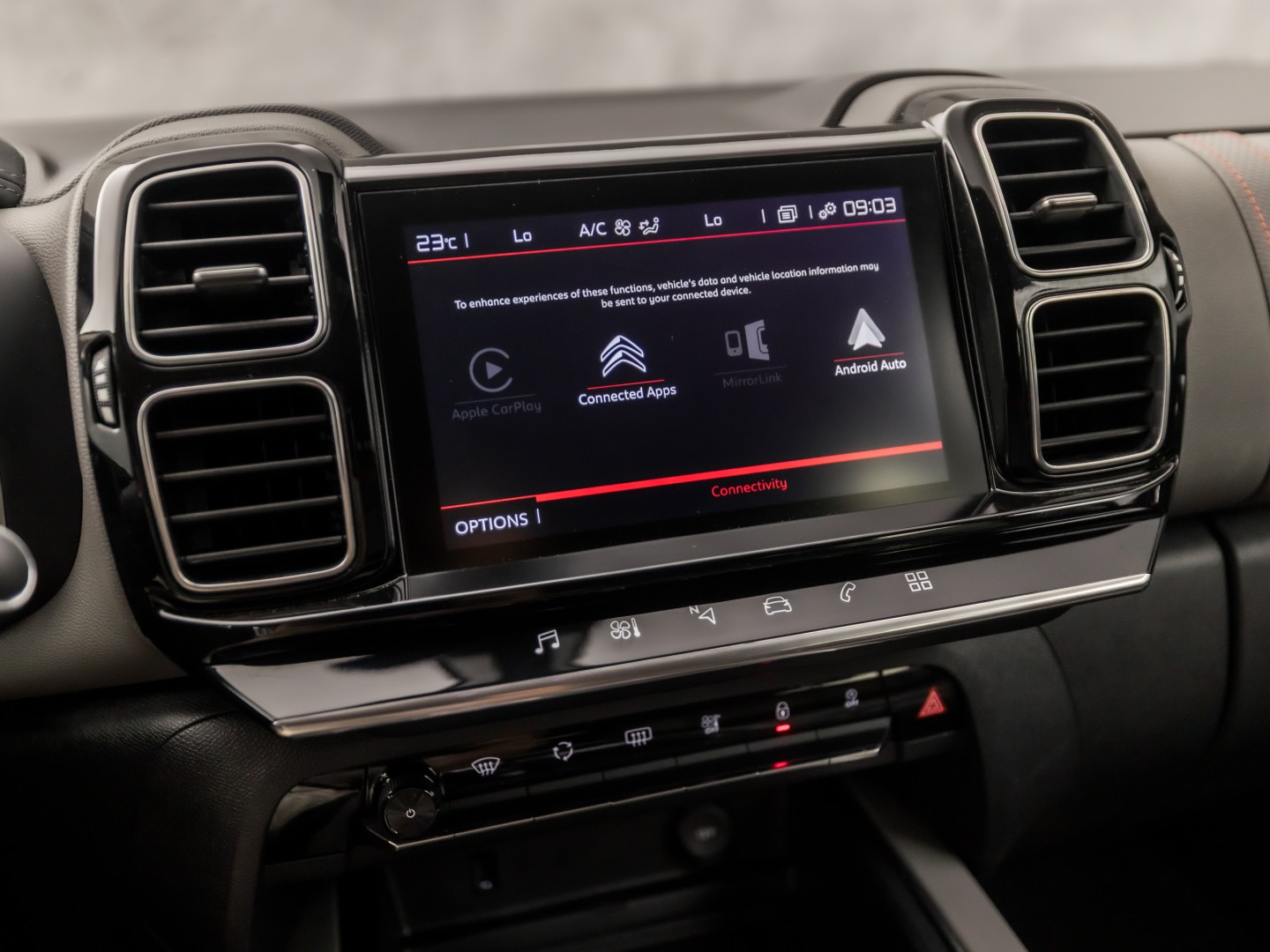 Citroën C5 Aircross 1.6 PureTech Sport 181Pk Automaat (APPLE CARPLAY, GROOT NAVI, 360 CAMERA, LM VELGEN, TREKHAAK, SPORTSTOELEN, KEYLESS, ADAPTIVE CRUISE, NIEUWSTAAT)