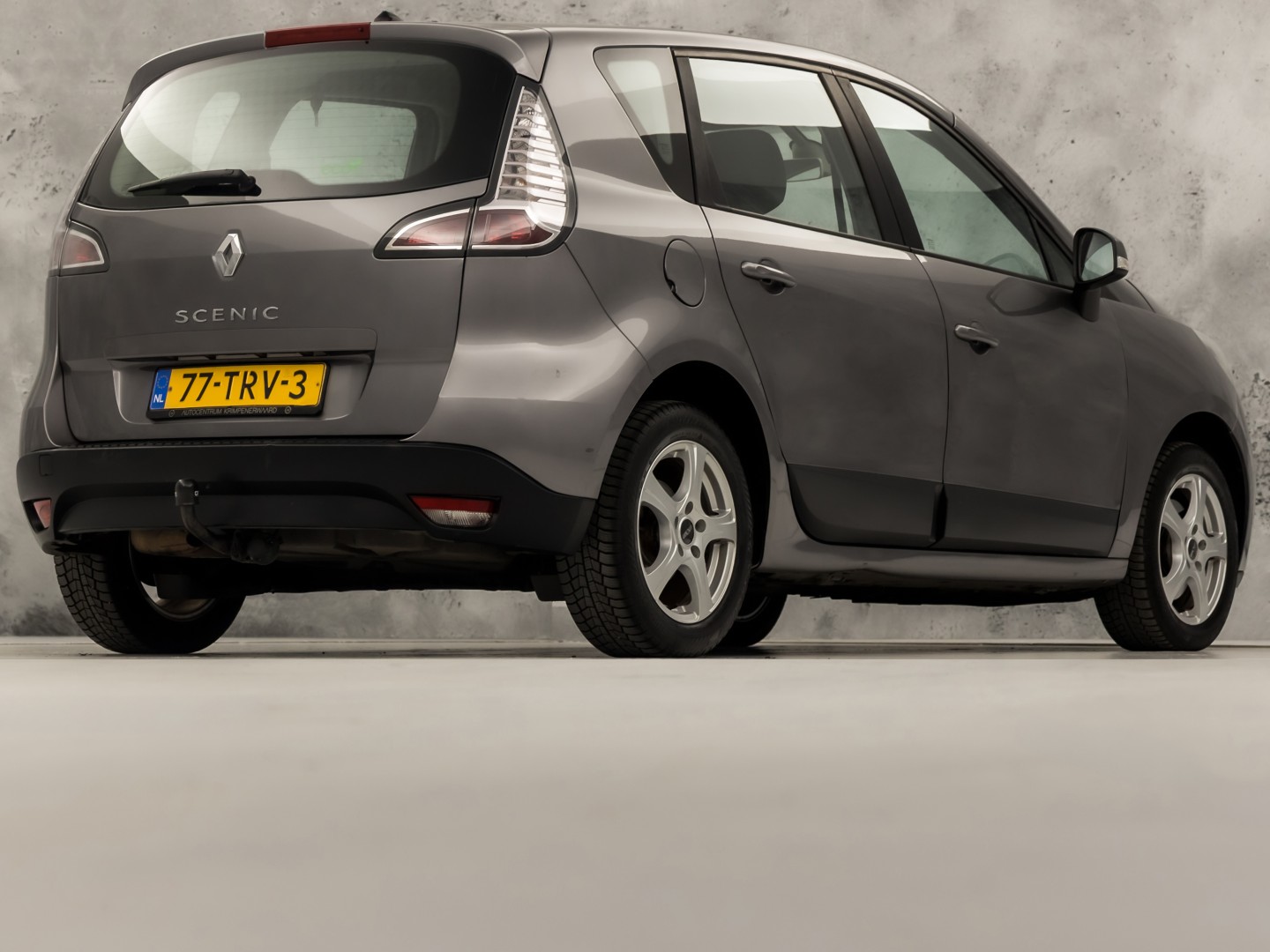 Renault Scénic 1.6 Sport (NAVIGATIE, AIRCO, CRUISE, TREKHAAK, SPORTSTOELEN, NIEUWE APK, NIEUWSTAAT)