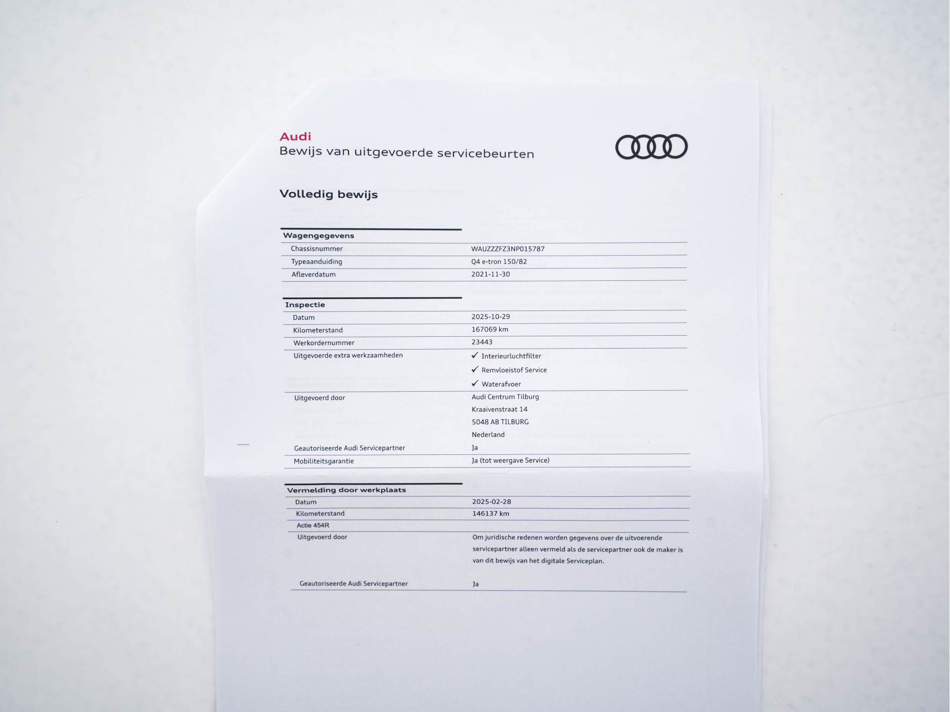 Audi Q4 e-tron 40 S-Line Competition Launch edition 77 kWh [ 3-Fase ] {SOH-87%} (INCL-BTW) *HEAT-PUMP | PANO | LEATHER-FABRIC | MATRIX-LED | ADAPTIVE-CRUISE | HEATED-SPORTSEATS | AMBIENT-LIGHT | DIGI-COCKPIT | CAMERA | KEYLESS | NAVI-FULLMAP | ...