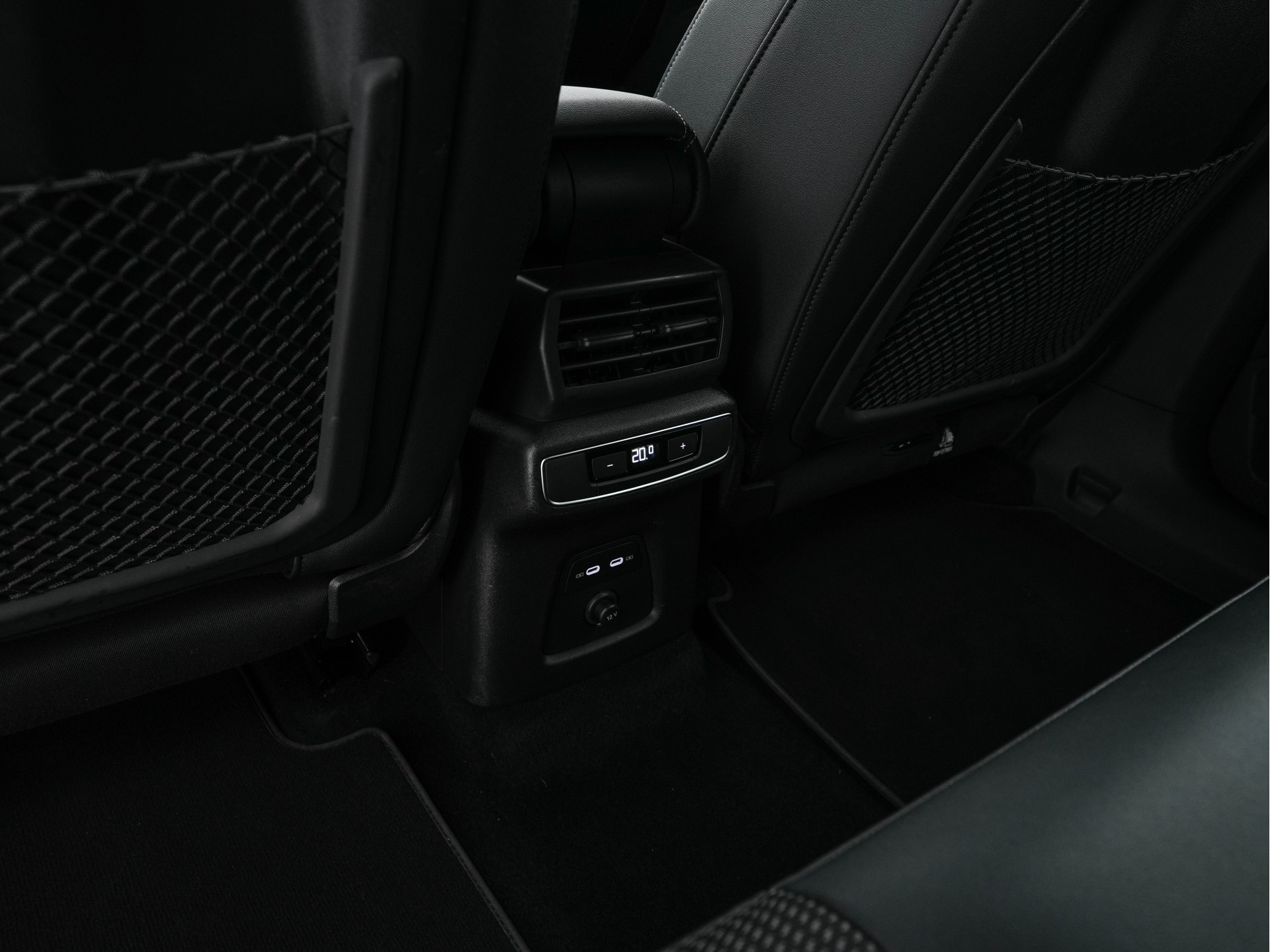 Audi Q4 Sportback e-tron 40 S-Line Edition 77 kWh [ 3-Fase ] {SOH-92%} (INCL-BTW) *HEAT-PUMP | LEATHER-FABRIC | MATRIX-LED | ADAPTIVE-CRUISE | AMBIENT-LIGHT | DIGI-COCKPIT | AUDI-SOUND | DAB+ | KEYLESS | SHIFT-PADDLES | CAMERA | HEATED-SPORTSEATS | 20''AL