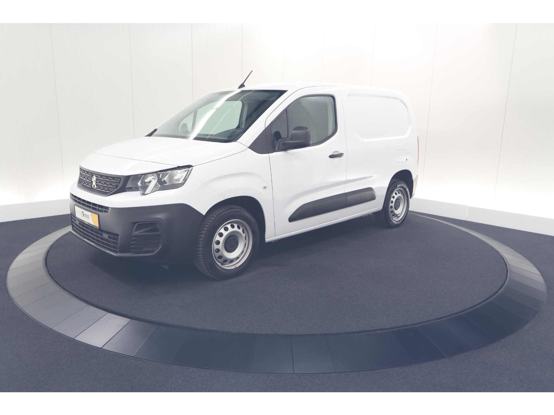 Peugeot Partner 1.5 BlueHDi 100 S&S L1 | Trekhaak | Laadruimte Pakket | Allseason Banden | Cruise Control