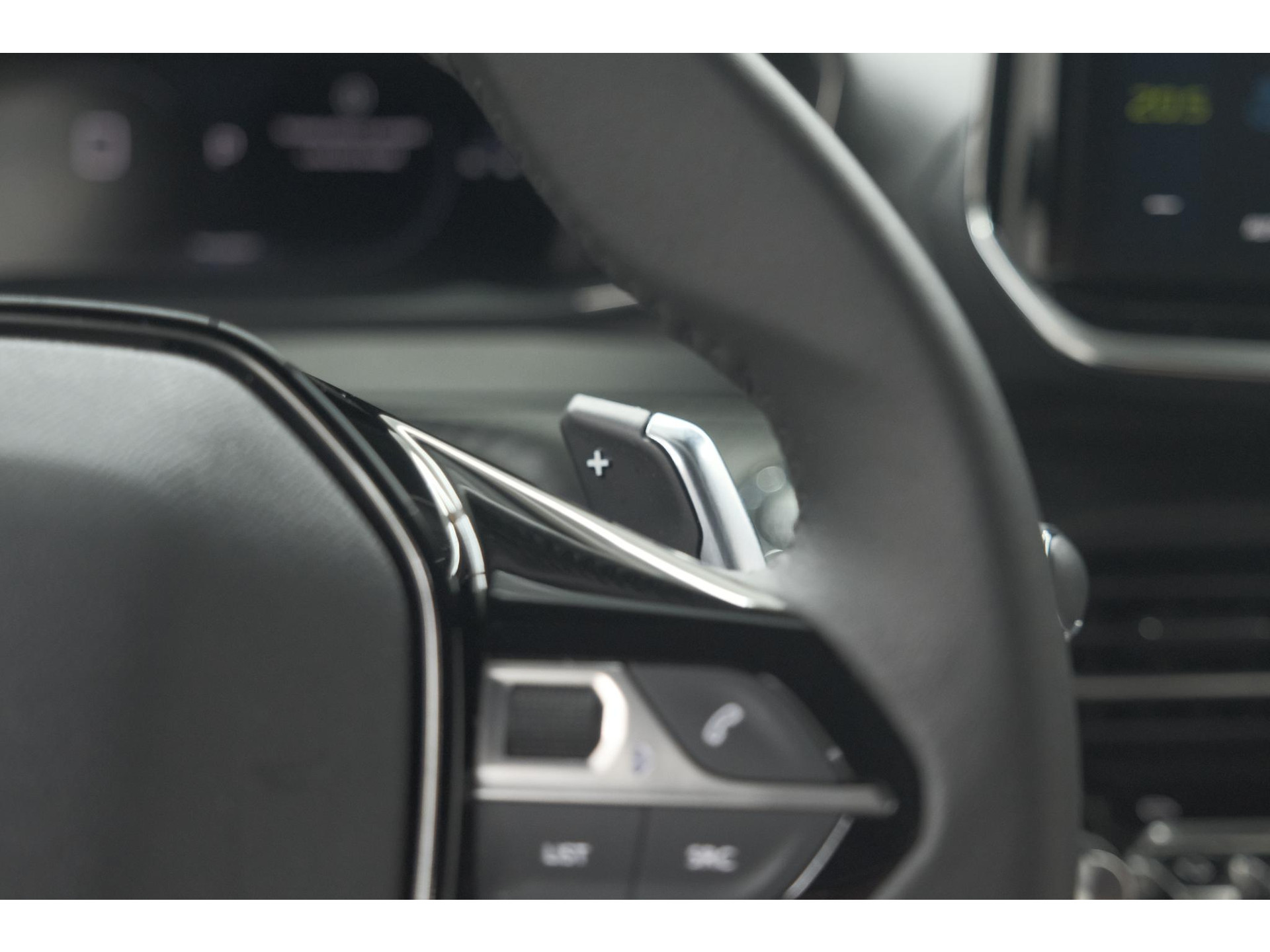 Peugeot 2008 Hybrid 136 e-DSC6 Allure | 360 Camera | Adaptieve Cruise Control | Dodehoekdetectie | Navigatie