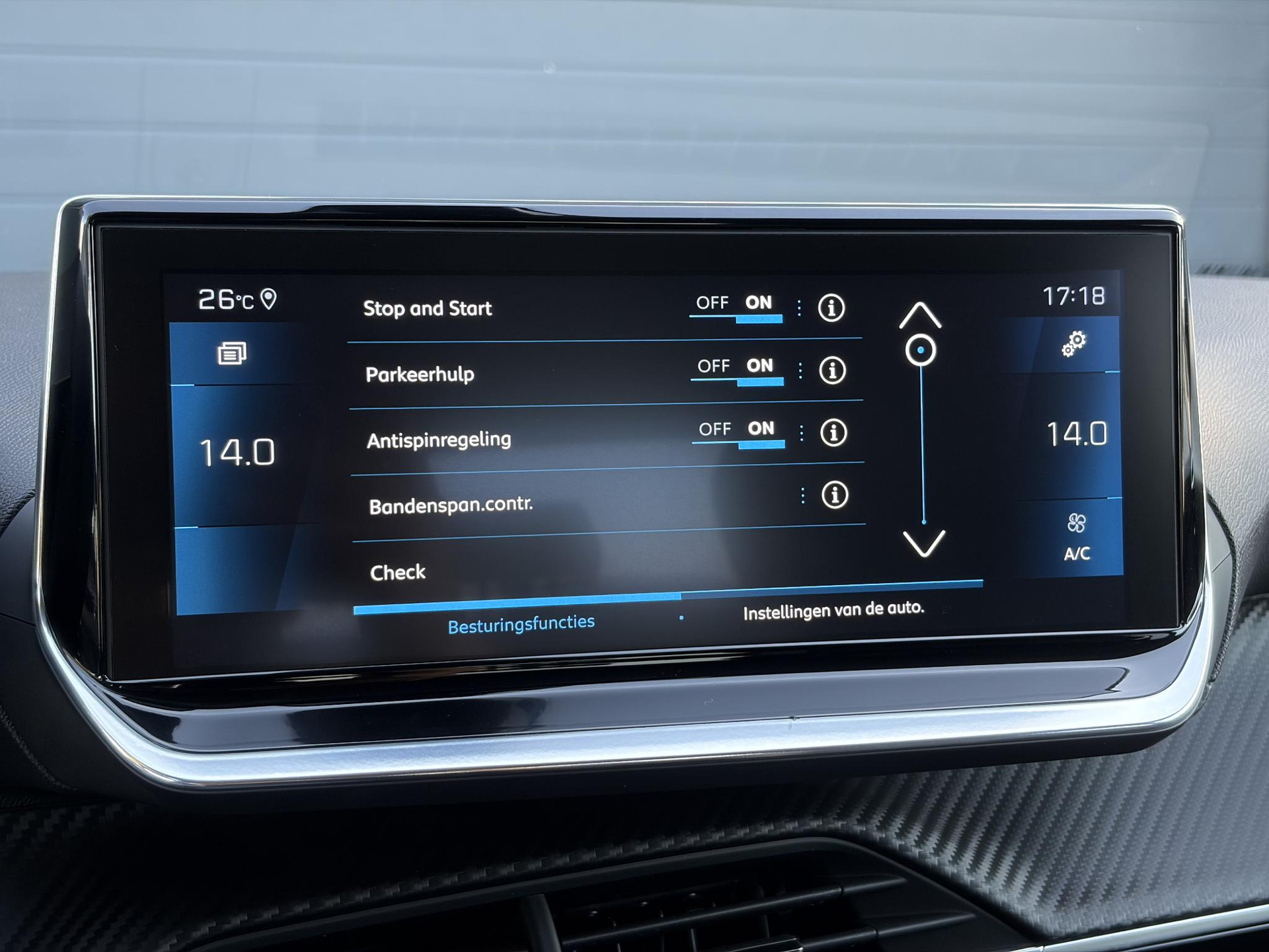 Peugeot 208 1.2 PureTech Allure ✓D-riem vv in 10-2025✓1e Eigenaar✓360° Camera✓Carplay✓Navi✓101pk✓LED✓Clima✓Cruise✓6 Bak✓Pdc✓Lm velgen✓Halfleder✓Recent beurt gehad✓N.A.P✓Apk tot 08-2028