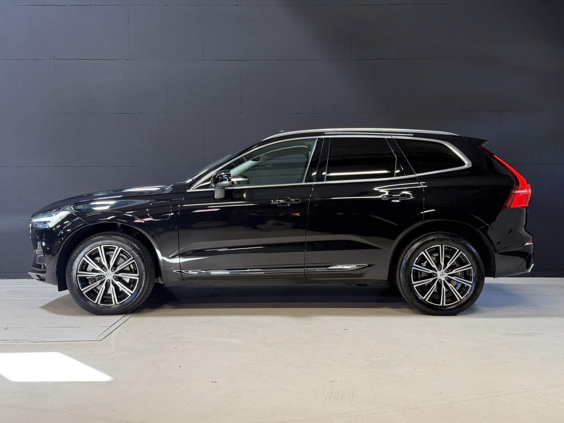 Volvo XC60 2.0 Recharge T8 AWD Inscription | Panoramadak | Elektr. trekhaak | Harman/Kardon | Camera | Stoel/stuurverwarming | Adapt. cruise