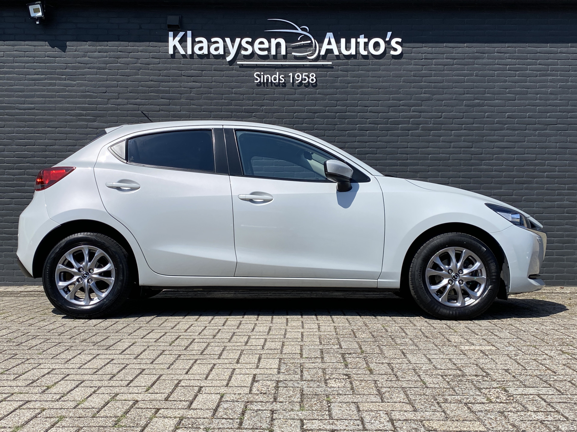 Mazda 2 1.5 Skyactiv-G Comfort | 1e eigenaar | dealer onderh. | navigatie | stoelverw. | cruise control | apple carplay