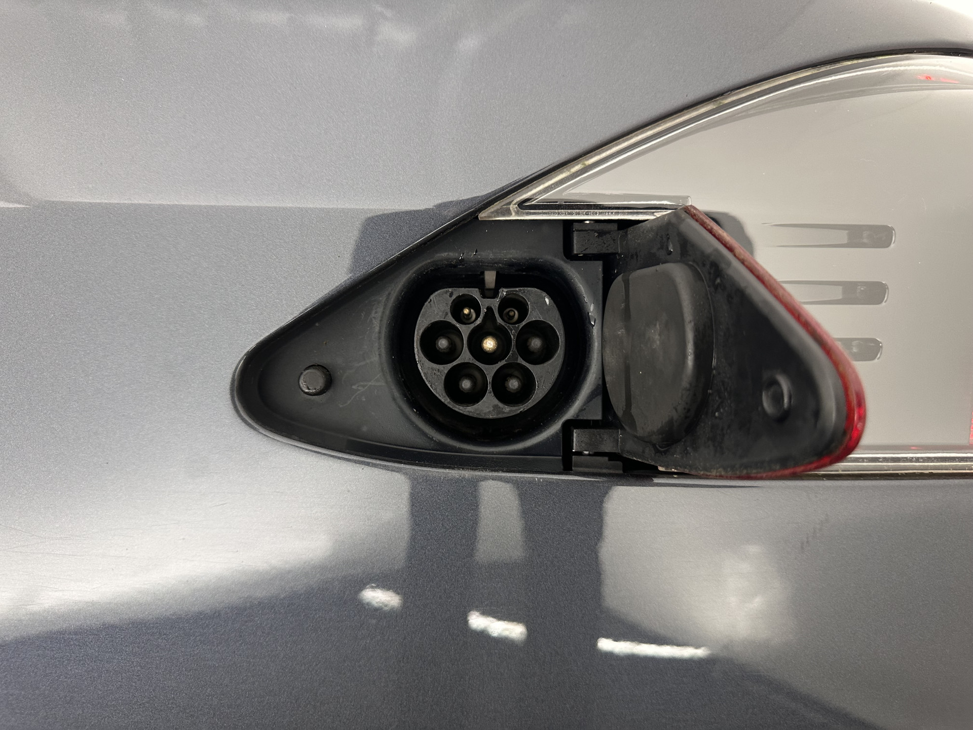 Tesla Model S 100D AWD [ 3-Fase-17kW] {SOH-86%} (INCL.BTW) *PANO-WINDOW | AUTO-PILOT | LEATHER | CCS-FASTLOADER | FULL-LED | NAVI-FULLMAP | KEYLESS | MEMORY-PACK | HEATED-COMFORTSEATS | DIGI-COCKPIT | 19"ALU*