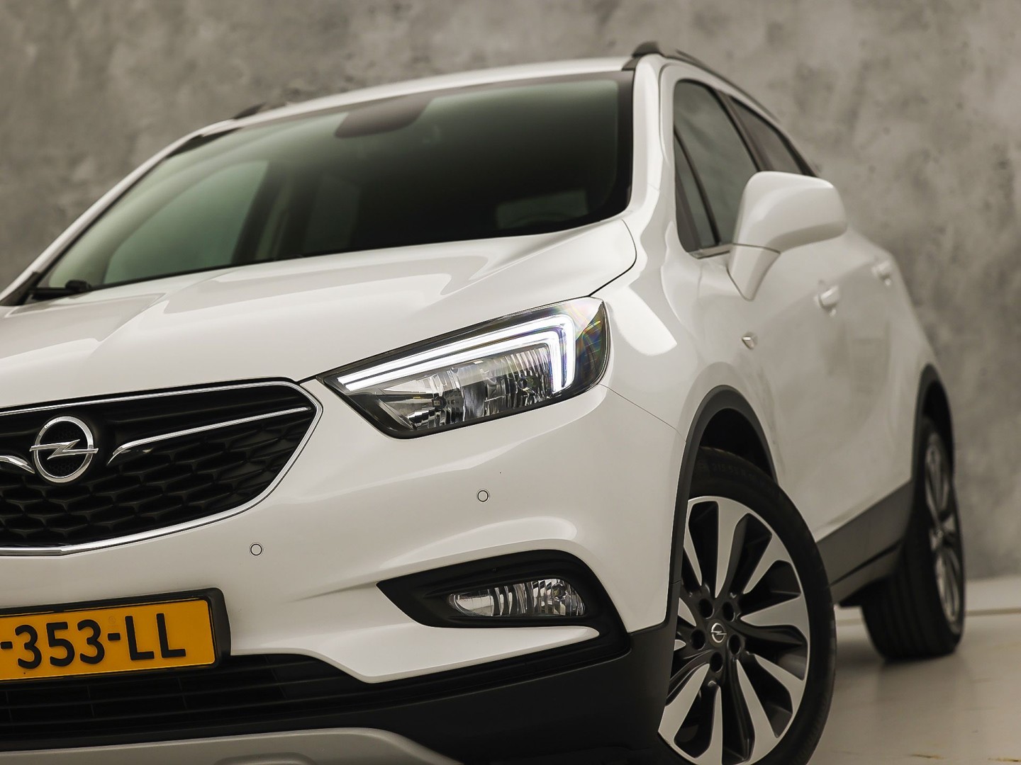Opel Mokka X 1.4 Turbo Innovation Sport (GROOT NAVI, APPLE CARPLAY, STUUR/STOELVERWARMING, TREKHAAK, LEDER, CRUISE, LM VELGEN, NIEUWE APK)