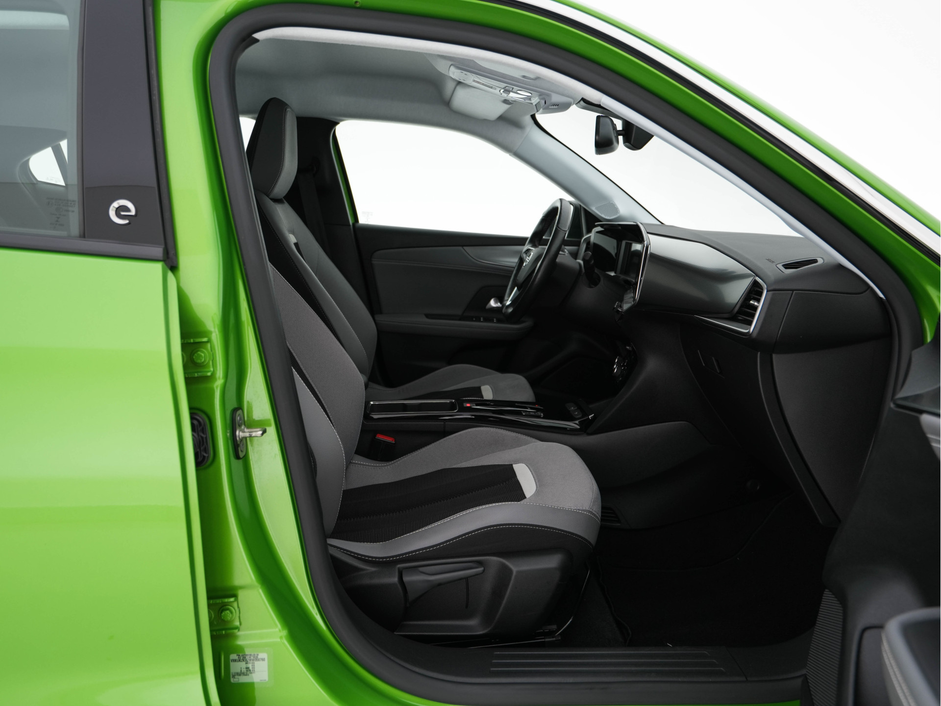 Opel Mokka-e Elegance 50-kWh 11kw Blue Ultimate [ 3-Fase ] {SOH-91%} (INCL-BTW) *FULL-LED | MICROFIBRE | HEATED-SEATS | DAB+ | KEYLESS | DIGI-COCKPIT | CARPLAY | AMBIENT-LIGHT | CAMERA | LANE-ASSIST | SPORT-SEATS | 17"ALU*