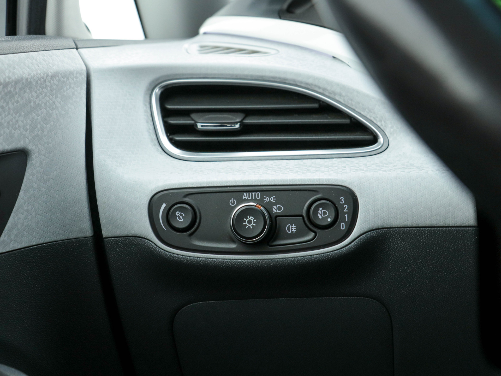 Opel Ampera-e Business Executive 60 kWh (INCL-BTW)  Aut. *LEATHER | BOSE-AUDIO | DIGI-COCKPIT | KEYLESS | CCS-FASTLOADER | FULL-LED | DAB | NAVI-FULLMAP | CRUISE | CARPLAY | LANE-ASSIST | HEATED-COMFORTSEATS | 17"ALU*