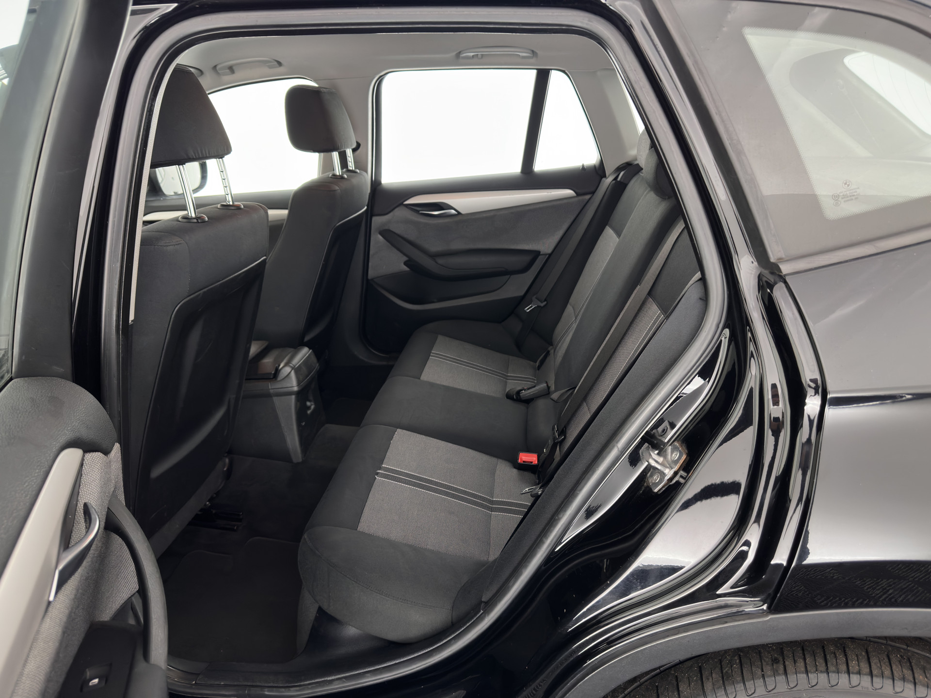 BMW X1 sDrive18i X-Line Executive *NAVI-FULLMAP | COMFORT-SEATS | ECC | PDC | CRUISE | TOWBAR | 18''ALU*