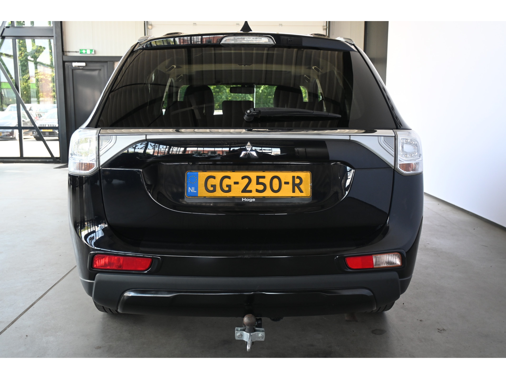 Mitsubishi Outlander 2.0 PHEV Automaat Limited Edition X-Line Navigatie Leder Trekhaak Schuifdak Rijklaarprijs! Inruil Mogelijk!