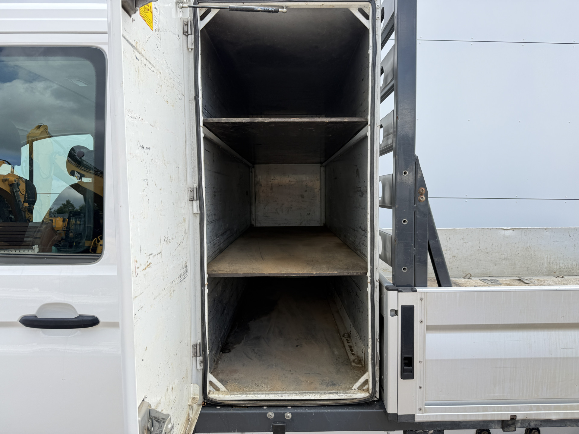 Volkswagen Crafter 3.140 2.0 TDI Automaat Open Laadbak Kist Dubbele cabine 6-persoons Airco Trekhaak Navigatie Carplay Pritische Pickup Open Box