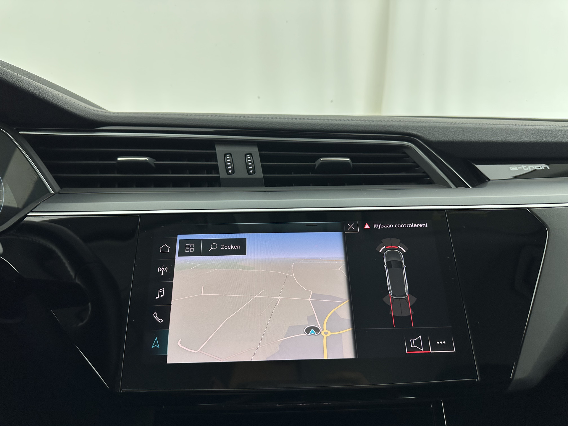 Audi e-tron 50 quattro Business edition 71 kWh [ 3-Fase-11kW ] {SOH-99%} (INCL-BTW) Aut. *HEATPUMP | FULL-LED | DIGI-COCKPIT | NAVI-FULLMAP | MEMORY-PACK |  COMFORTSEATS | KEYLESS | AUDI-SOUND | SHIFTPADDLES | DAB+ | ECC | DRIVE-SELECT | PDC | CRUISE | TO