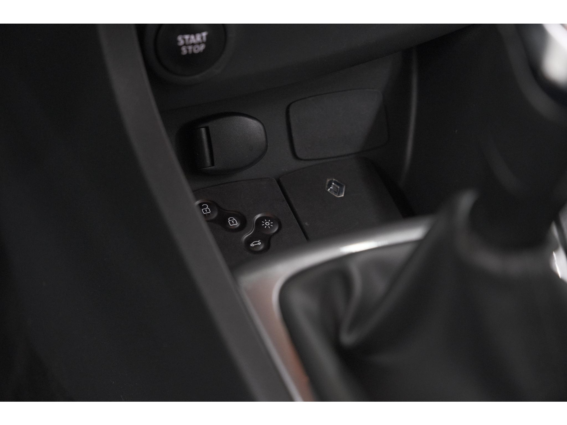 Renault Clio 1.2 Limited | Trekhaak | Navigatie | Parkeersensoren | Climate Control