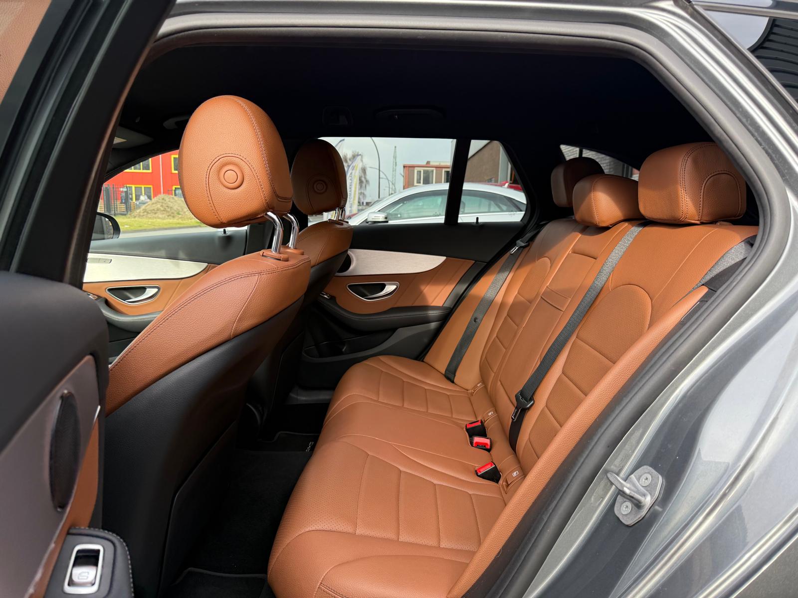 Mercedes-Benz C-klasse Estate 180 Business Solution AMG | 1E EIGENAAR | 3/6/12MND GARANTIE | DAB | LED | AUTOMAAT | LEDER | CRUISE | SFEERVERLICHTING |