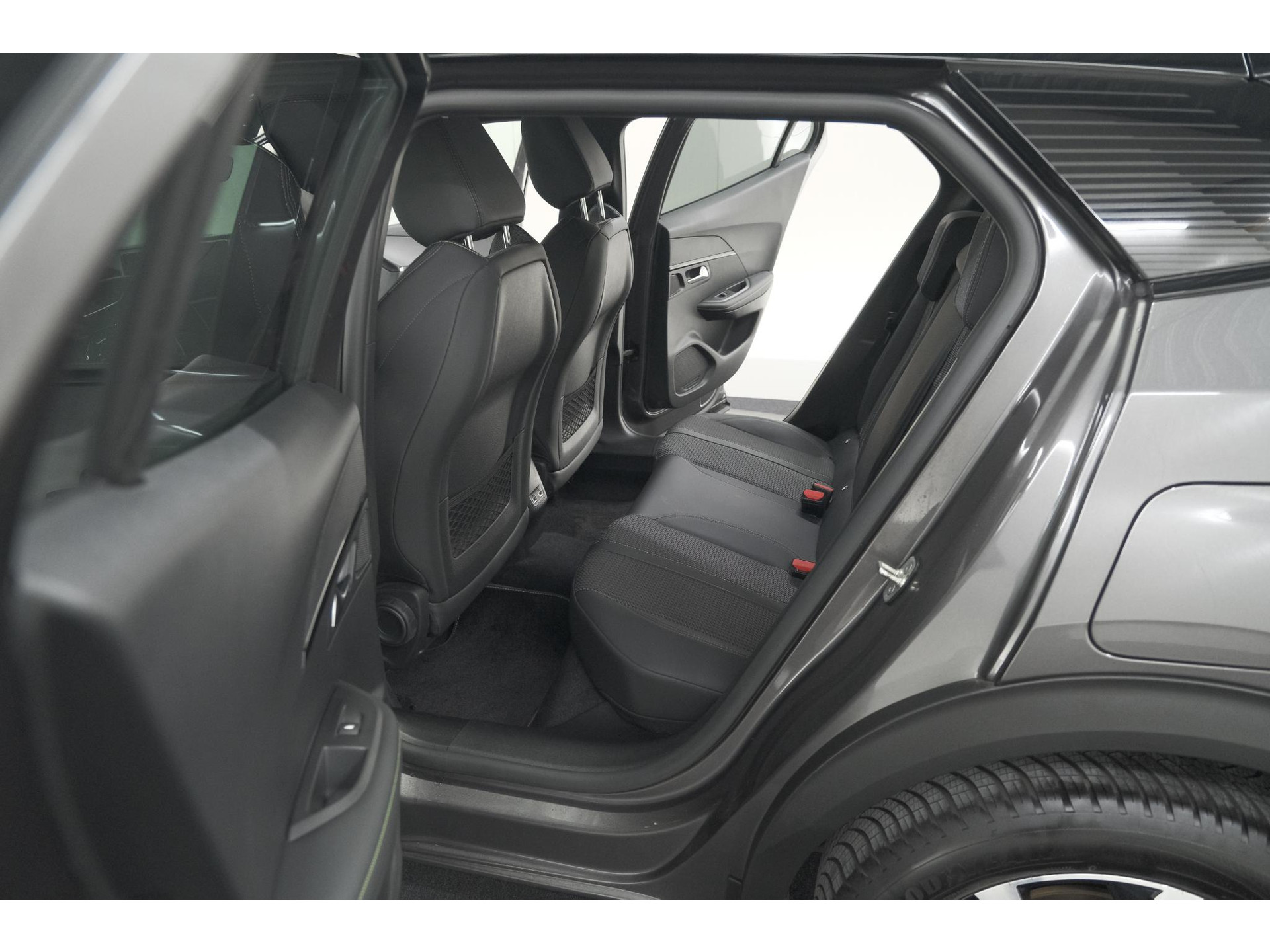 Peugeot 2008 PureTech 130 EAT8 GT | Camera | Dodehoekdetectie | Apple Carplay | Pack Winter