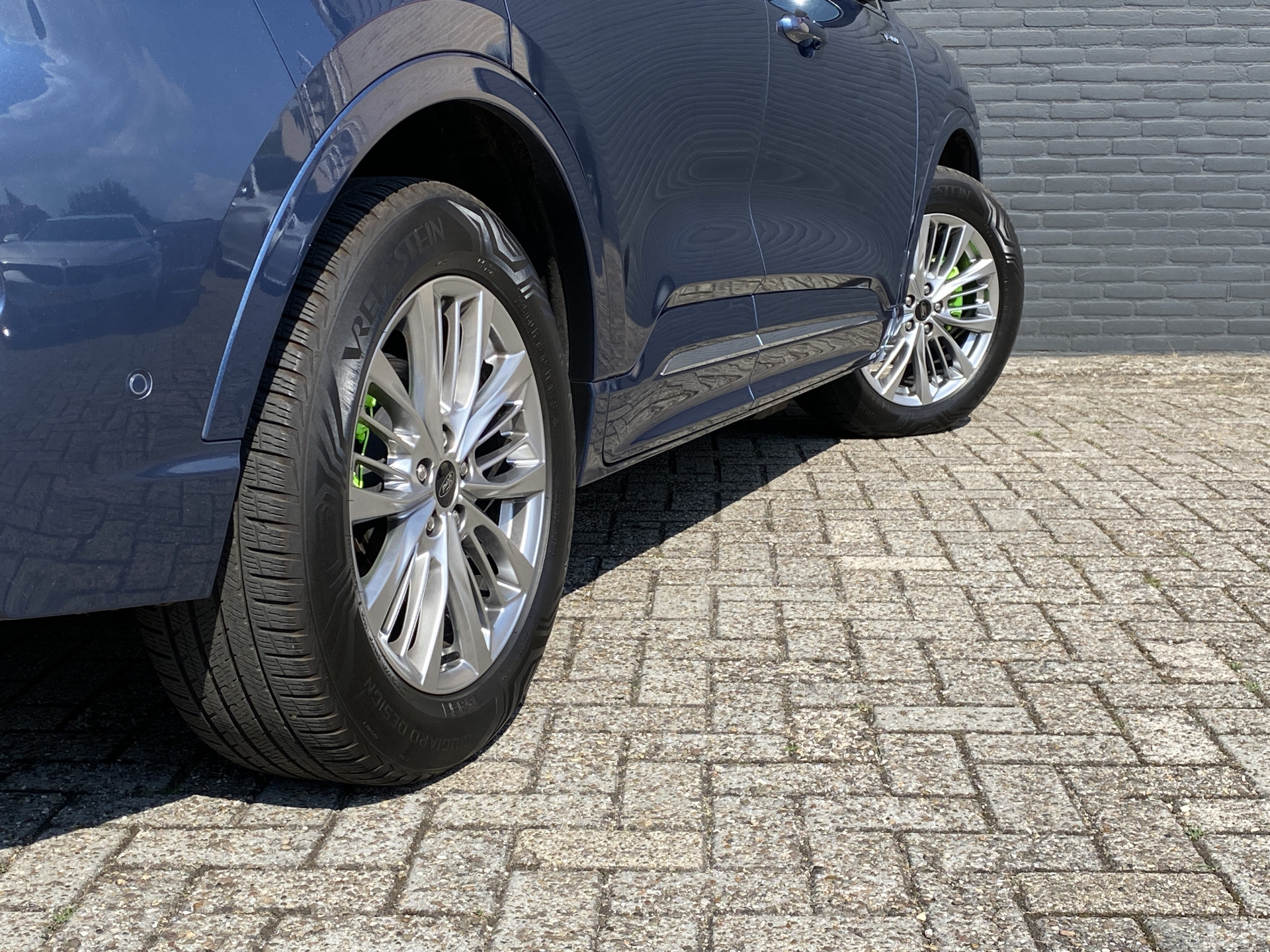 Ford Kuga 2.5 PHEV Vignale 225 pk | dealer onderh. | panoramadak | leder interieur | elektr. v. stoelen | navigatie | B&O audio
