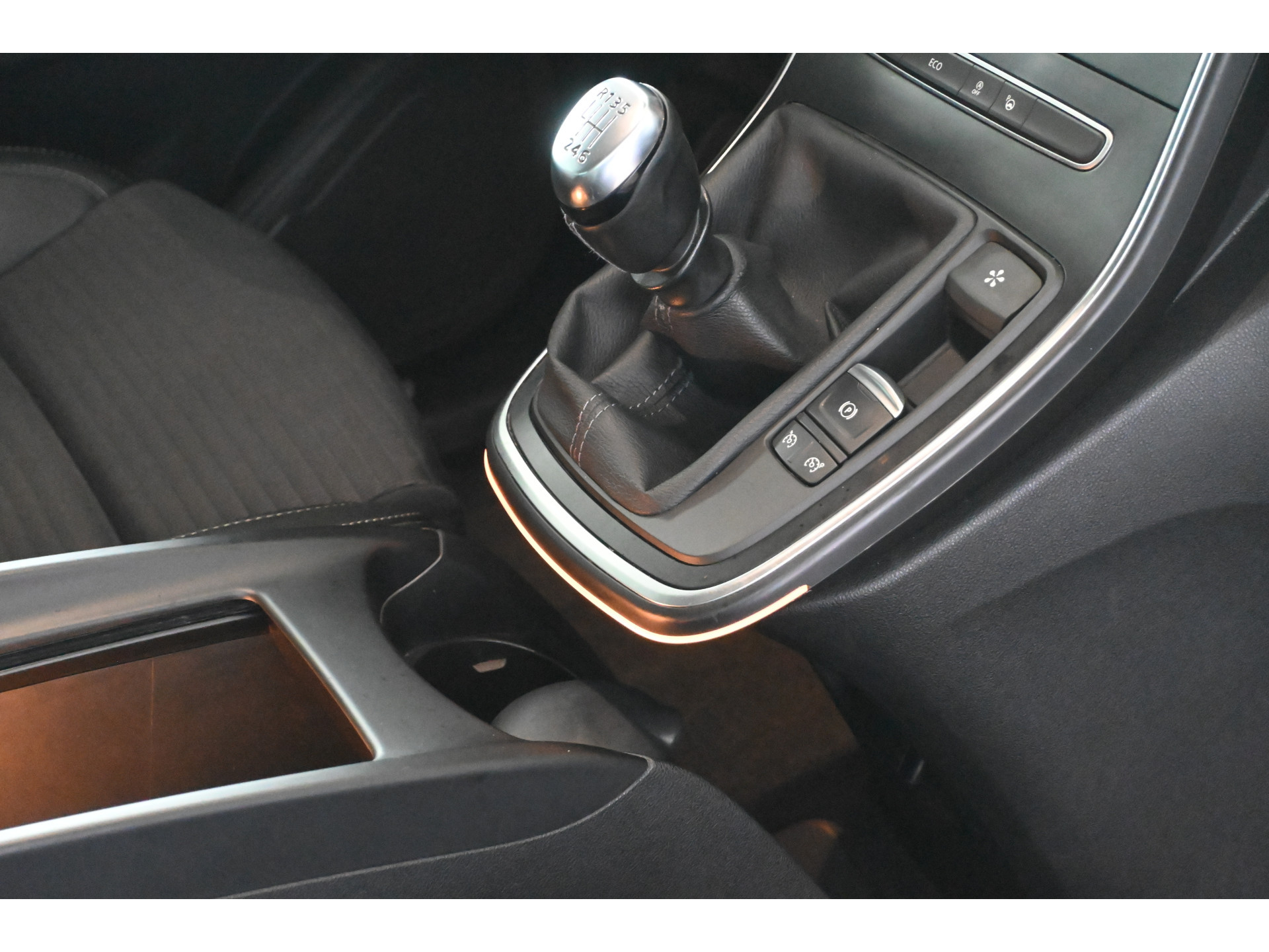 Renault Scénic 1.2 TCe Intens Clima Navigatie Cruise Control LED Rijklaarprijs! Inruil Mogelijk!
