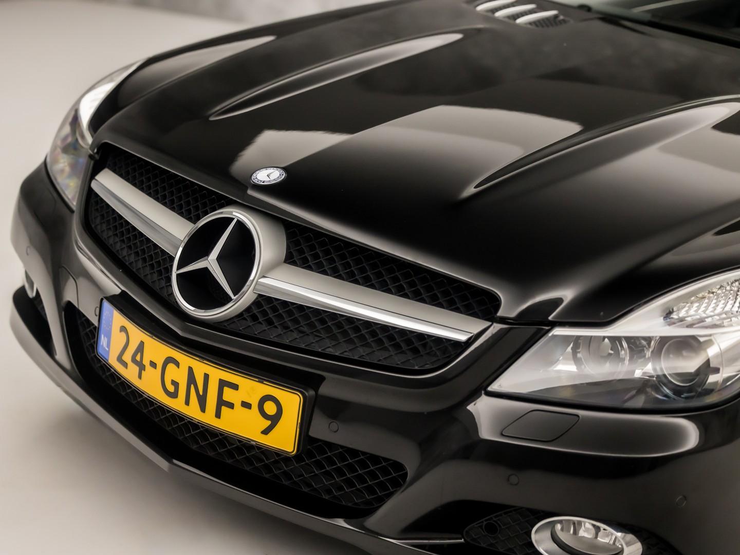 Mercedes-Benz SL-Klasse 280 AMG Sport 232Pk Automaat (NAVIGATIE, ORG. NL, LEDER, MEMORY SEATS, STOELVERWARMING, CRUISE, XENON, NIEUWE APK, NIEUWSTAAT)