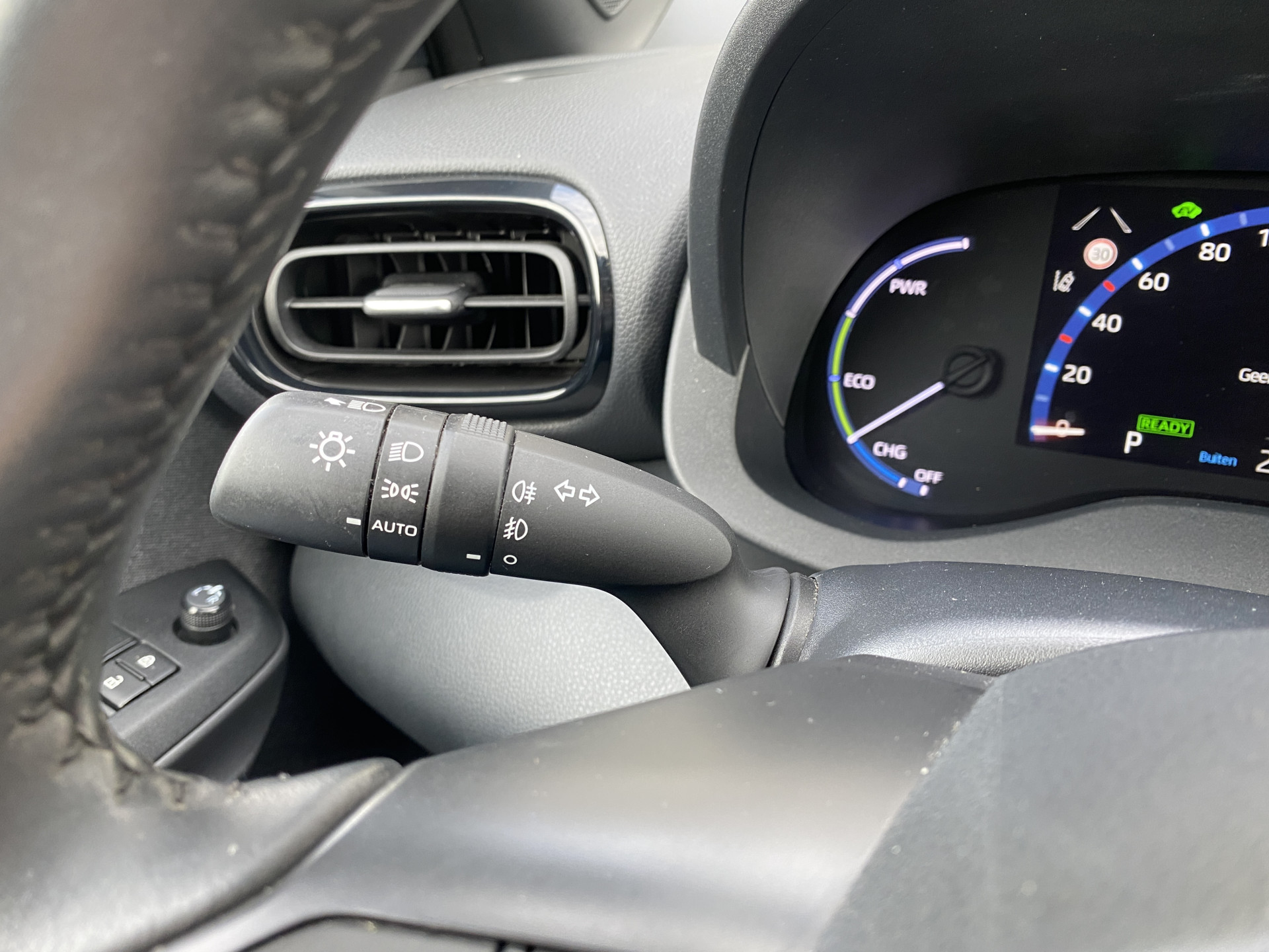 Toyota Yaris Cross 1.5 Hybrid First Edition | 1e eigenaar | dealer onderh. | trekhaak | navigatie | camera | led koplamp | NL auto