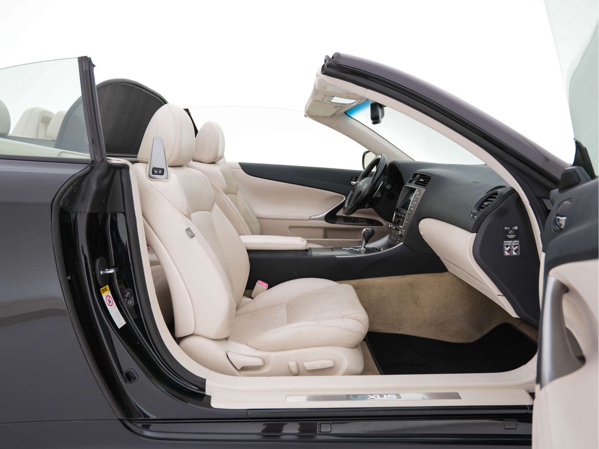 Lexus IS Cabriolet 250C Luxury Aut. * LEATHER | NAVI-FULLMAP | KEYLESS | PDC | SHIFT-PADDLES | CRUISE | ECC | HEATED-SEATS | CAMERA | AIRSCARF | 18''ALU *