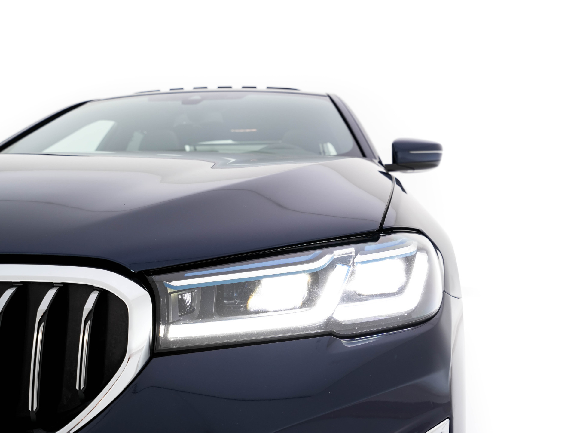 BMW 5-serie 540i xDrive High Executive Edition (INCL-BTW ) Aut.*PANO | LUXURY-LEATHER | LASER-LIGHT | BOWERS&WILKINS-AUDIO | MEMORY-PACK | HEATED/COOLED-COMFORTSEATS | DIGI-COCKPIT | NAVI-FULLMAP | SHIFT-PADDLES | CRUISE | 18''ALU*