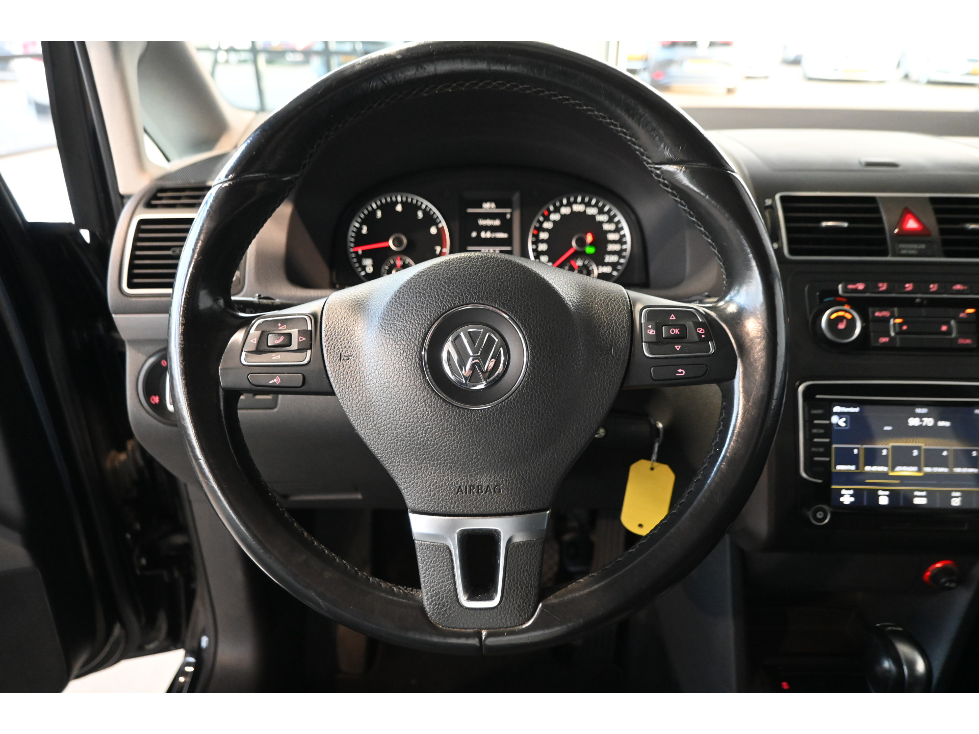Volkswagen Touran 1.4 TSI Highline Automaat Clima Stoelverwarming Goed Onderhouden! Inruil Mogelijk!