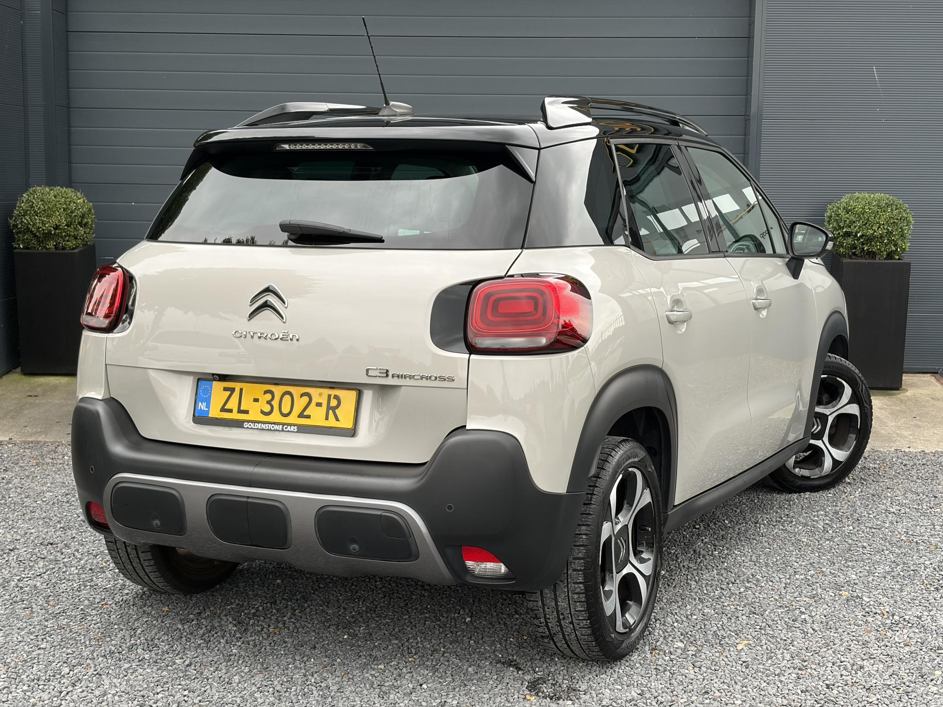 Citroen C3 Aircross 1.2 PureTech S&S Shine 1e Eigenaar l D-riem vv in 07-07-2025 l 360° Camera l Navi l Carplay l Net beurt gehad l Keyless l 17''Lmv l Rijstrooksensor l 110pk l Pdc V+A l 6 Bak l N.A.P l Apk tot 07-2027