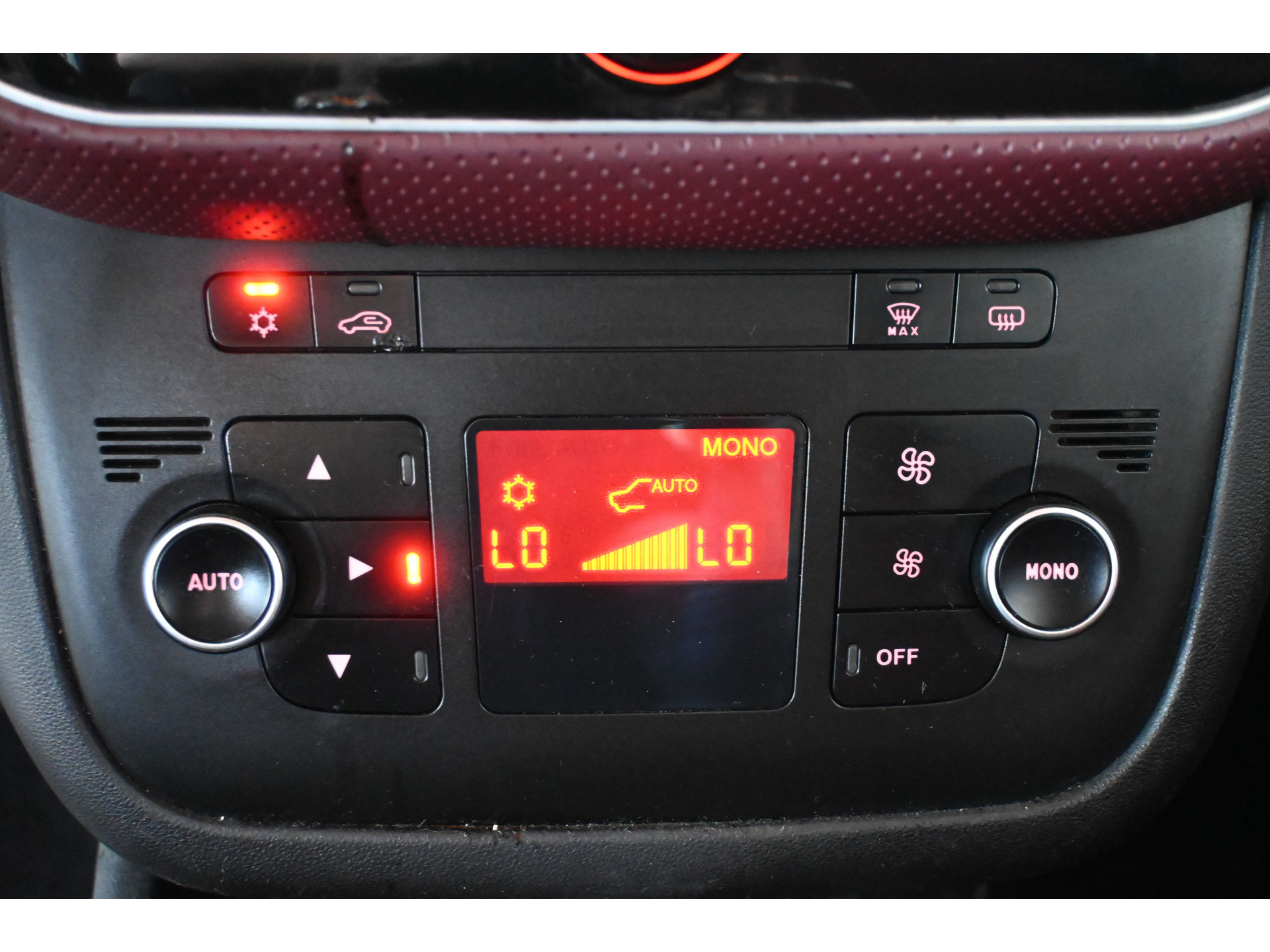 Fiat Punto Evo 1.3 M-Jet Dynamic Clima Cruise Control Lichtmetaal All in Prijs! Inruil Mogelijk!
