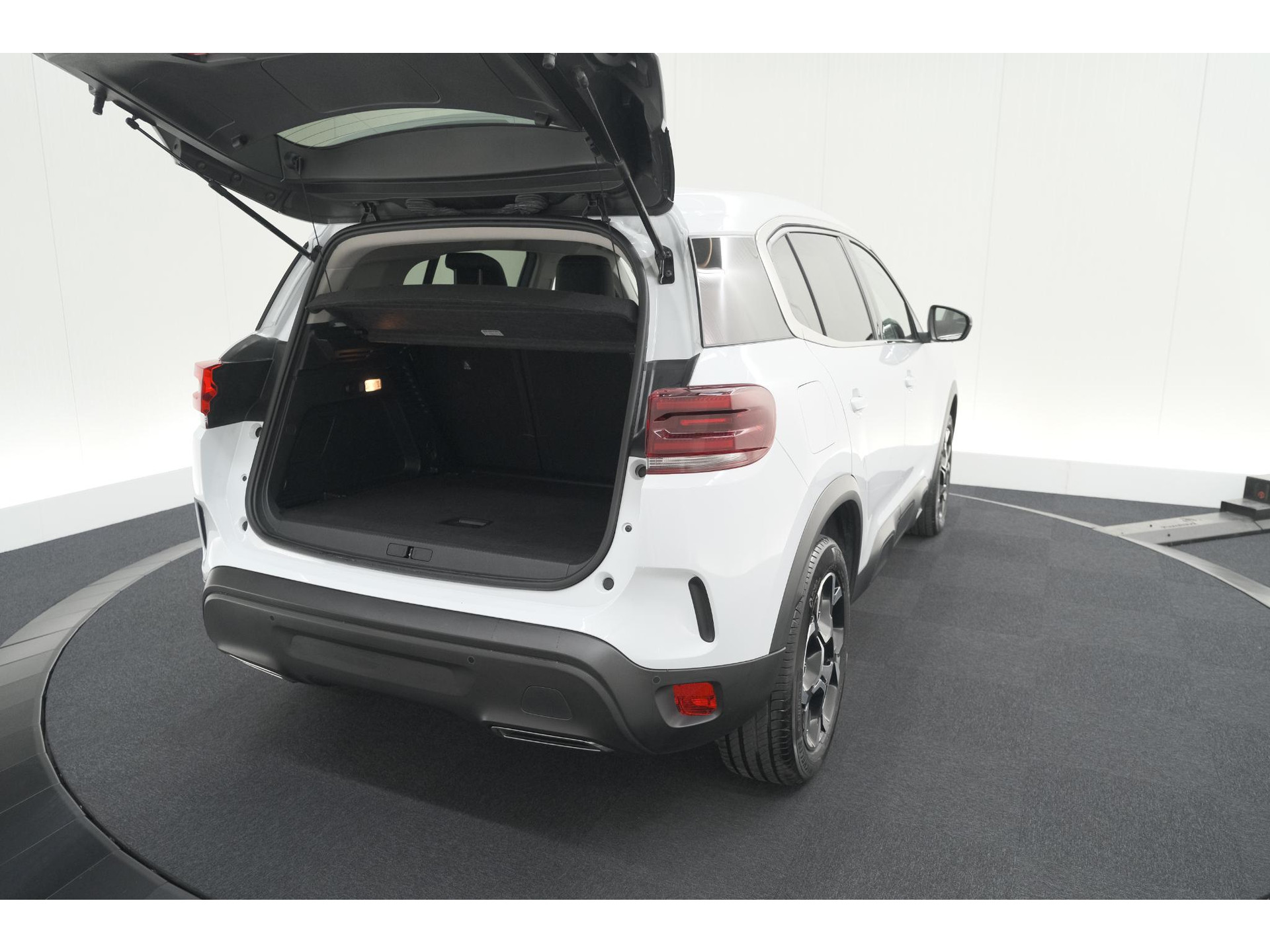 Citroen C5 Aircross 1.2 Hybrid 136 Plus | Camera | Navigatie | Parkeersensoren | Apple Carplay